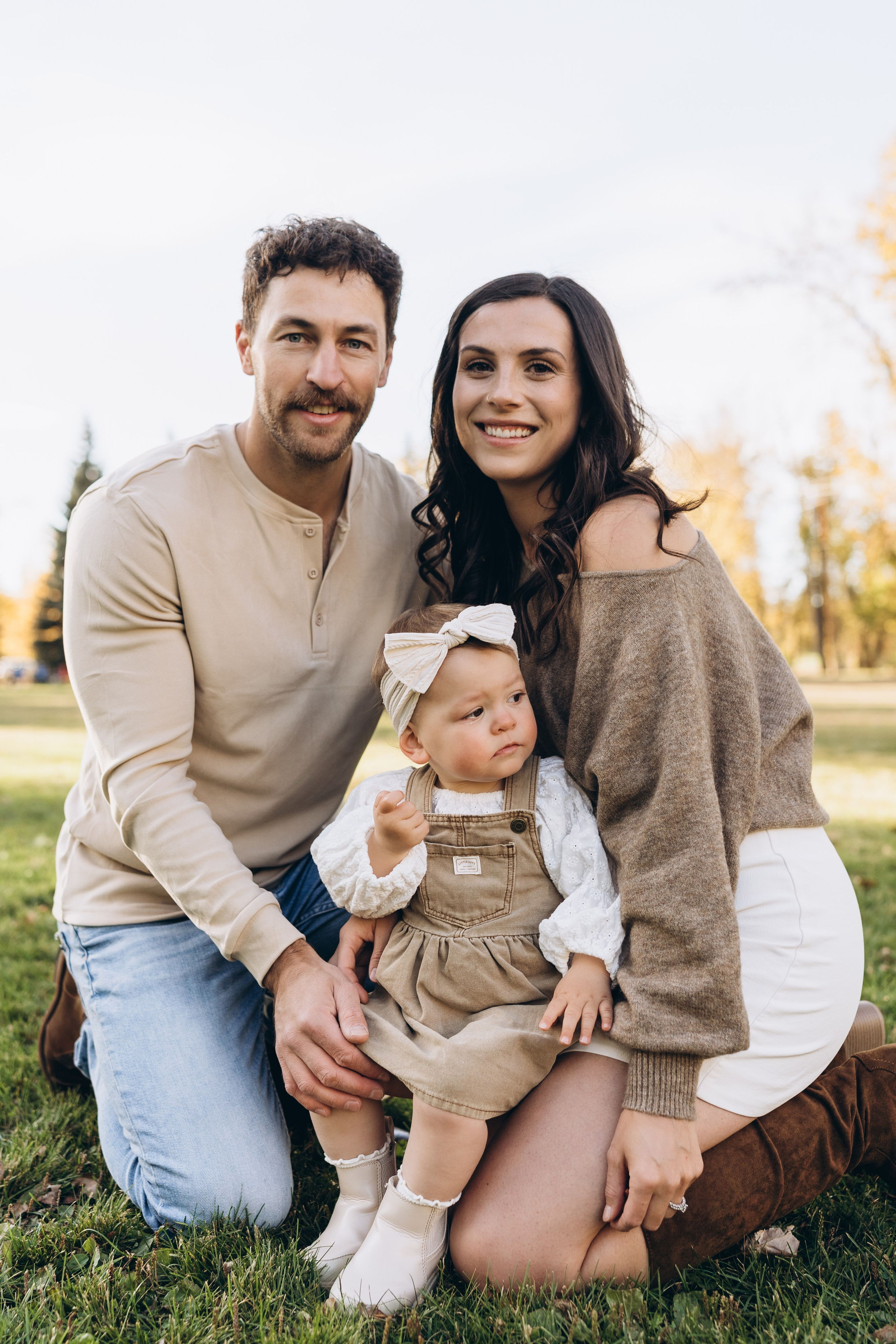 Jess & fam. Calgary Wedding & Lifestyle Photographer — Yevhen Polishchuk