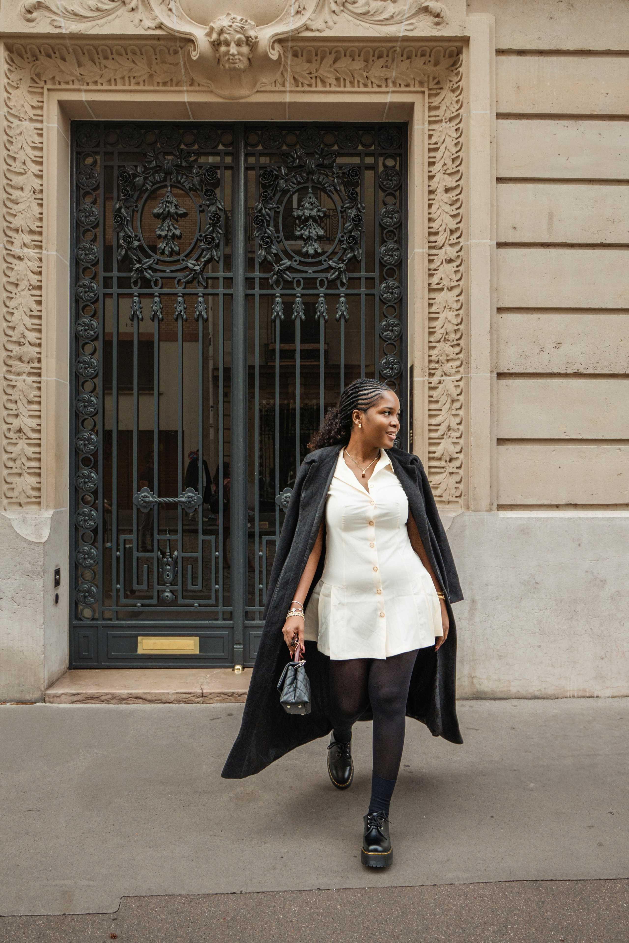Juanita (1 hour). Photographer in Paris|Solo and groups, portraits & content, couples photo-shoot in Paris at the best locations