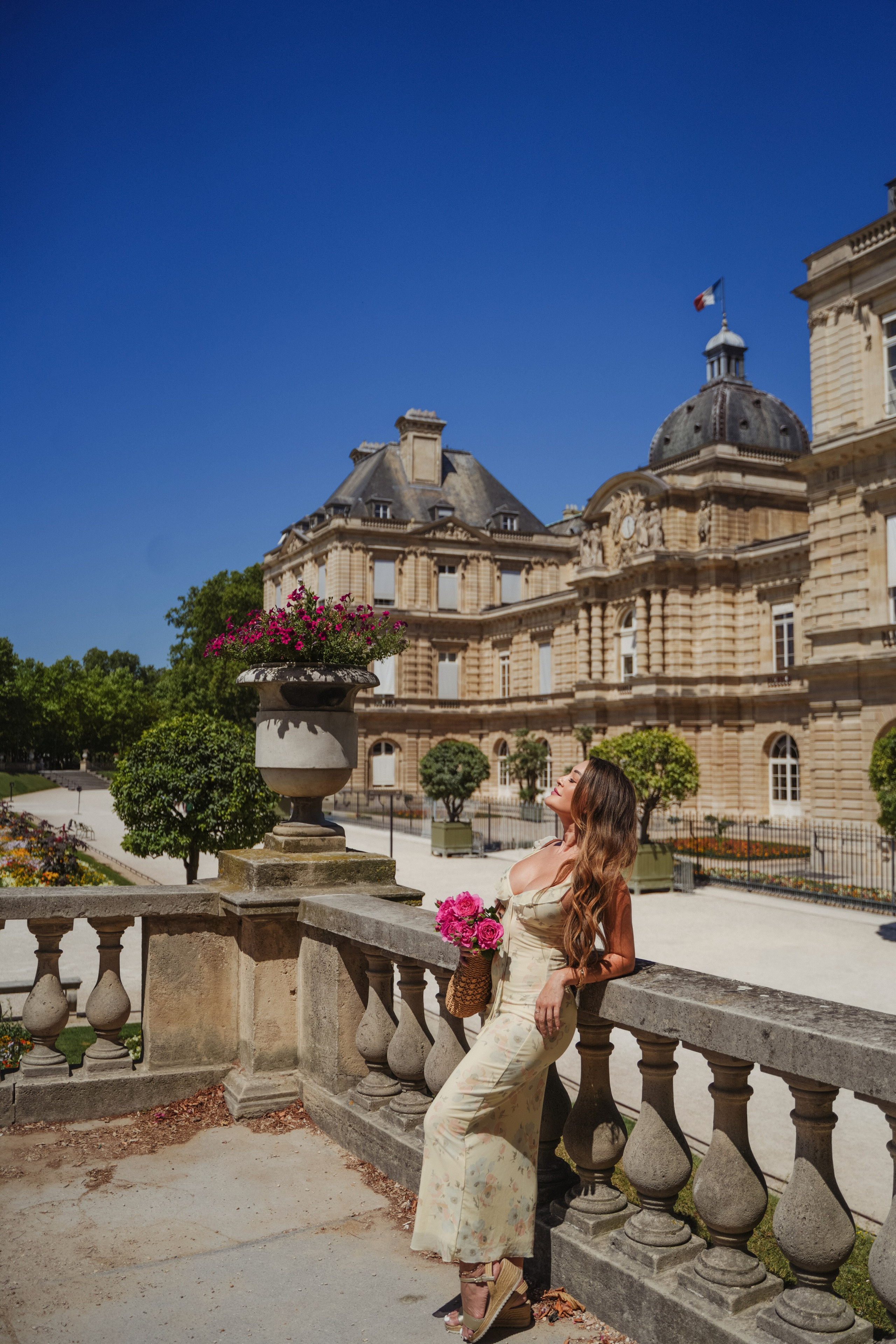 Philippa (2.5 hours). Photographer in Paris|Solo and groups, portraits & content, couples photo-shoot in Paris at the best locations
