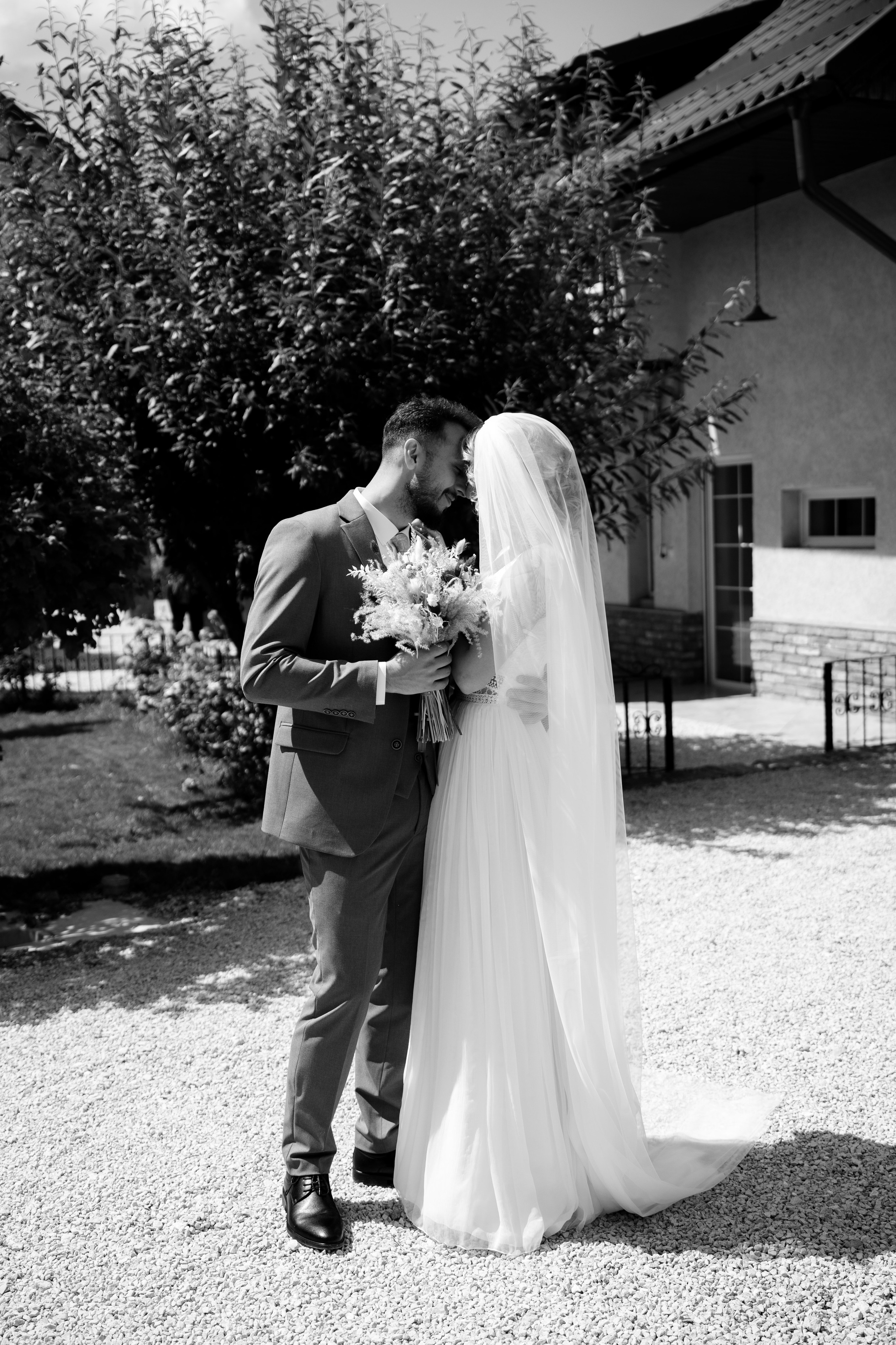 Octavia & Theo. Destination Wedding Photographer Alex Pasarelu