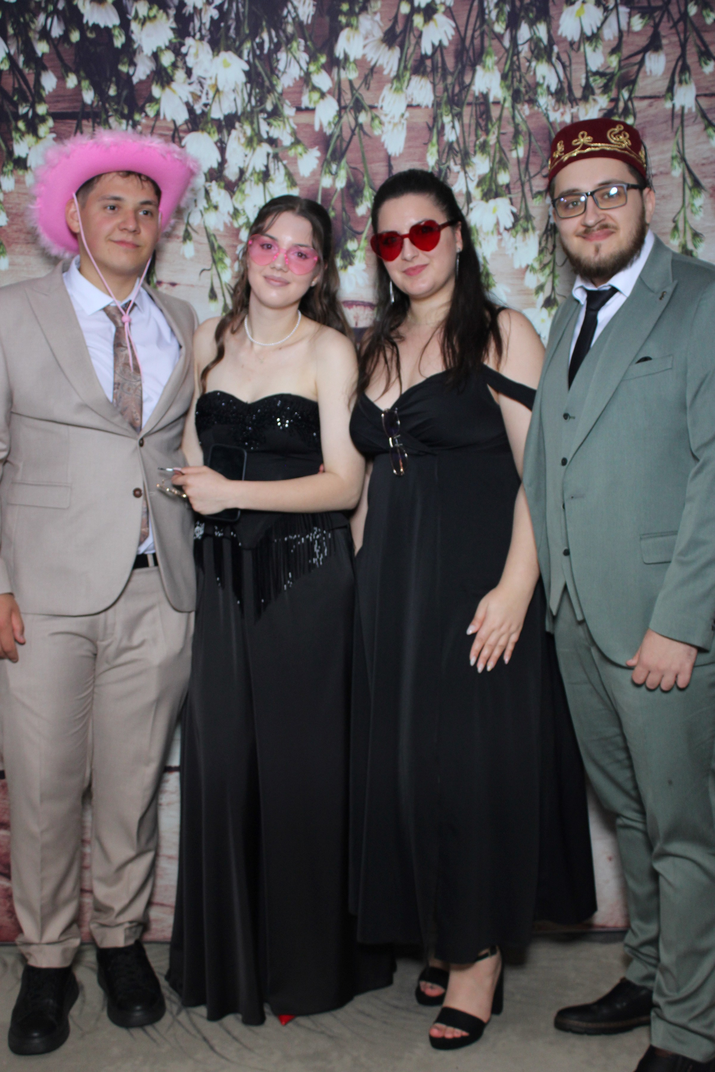 Nunta Denisa & Daniel – Zâmbete și distracție cu Oglinda Amintirilor Suceava