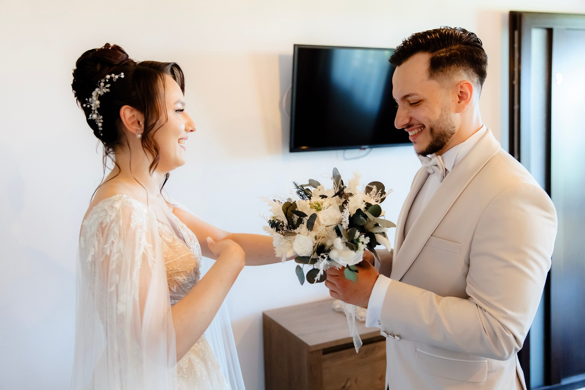 Ioana & Ionuț | Nuntă de poveste la Păstrăvăria Poiana din Mălini județul Suceava. Servicii foto-video profesionale, pentru momente de neuitat