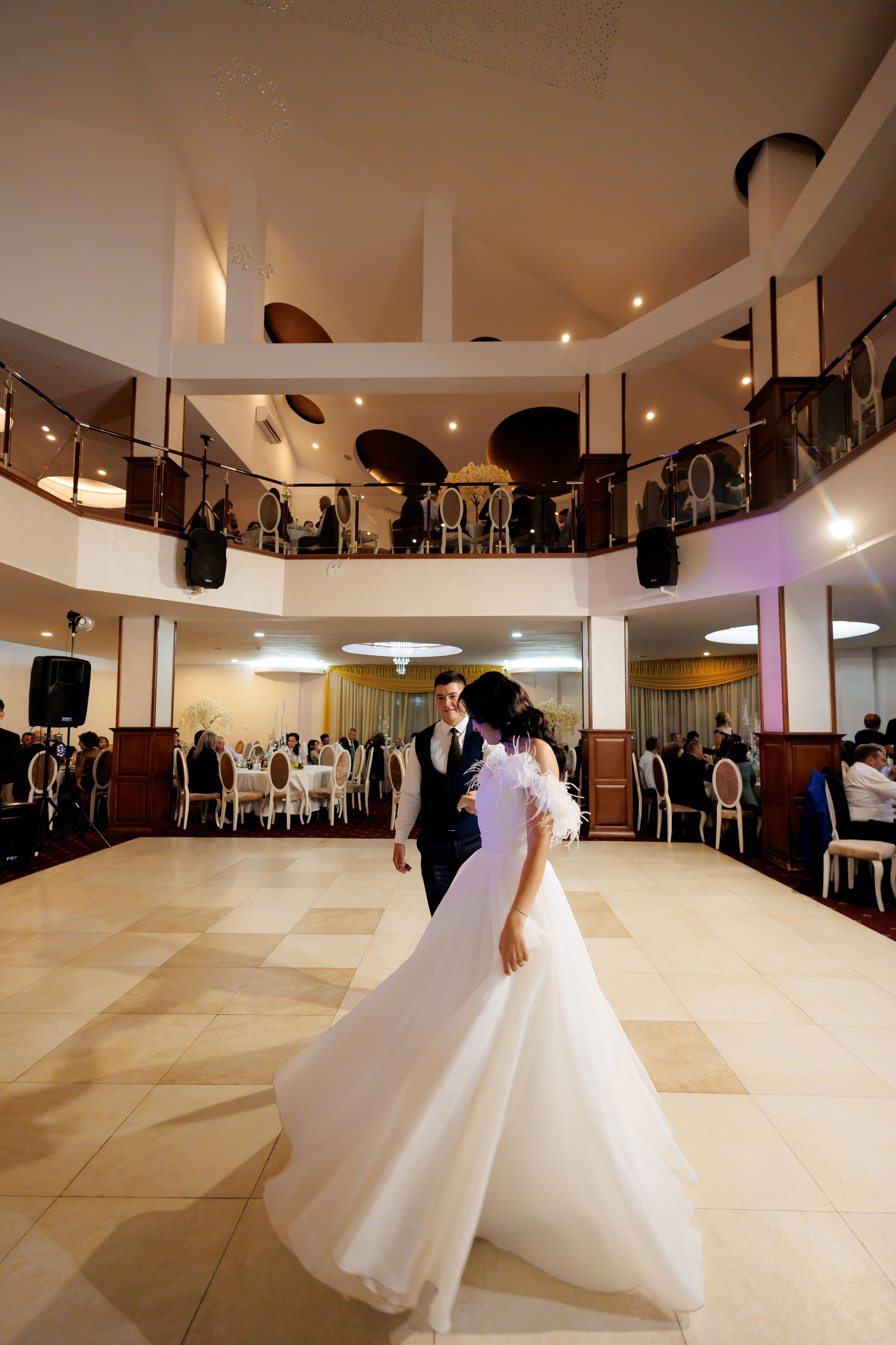Loredana & Emilian – Ziua Nunții | Videografie - fotografie Botez Suceava, Iași, Botoșani. Servicii foto-video profesionale, pentru momente de neuitat