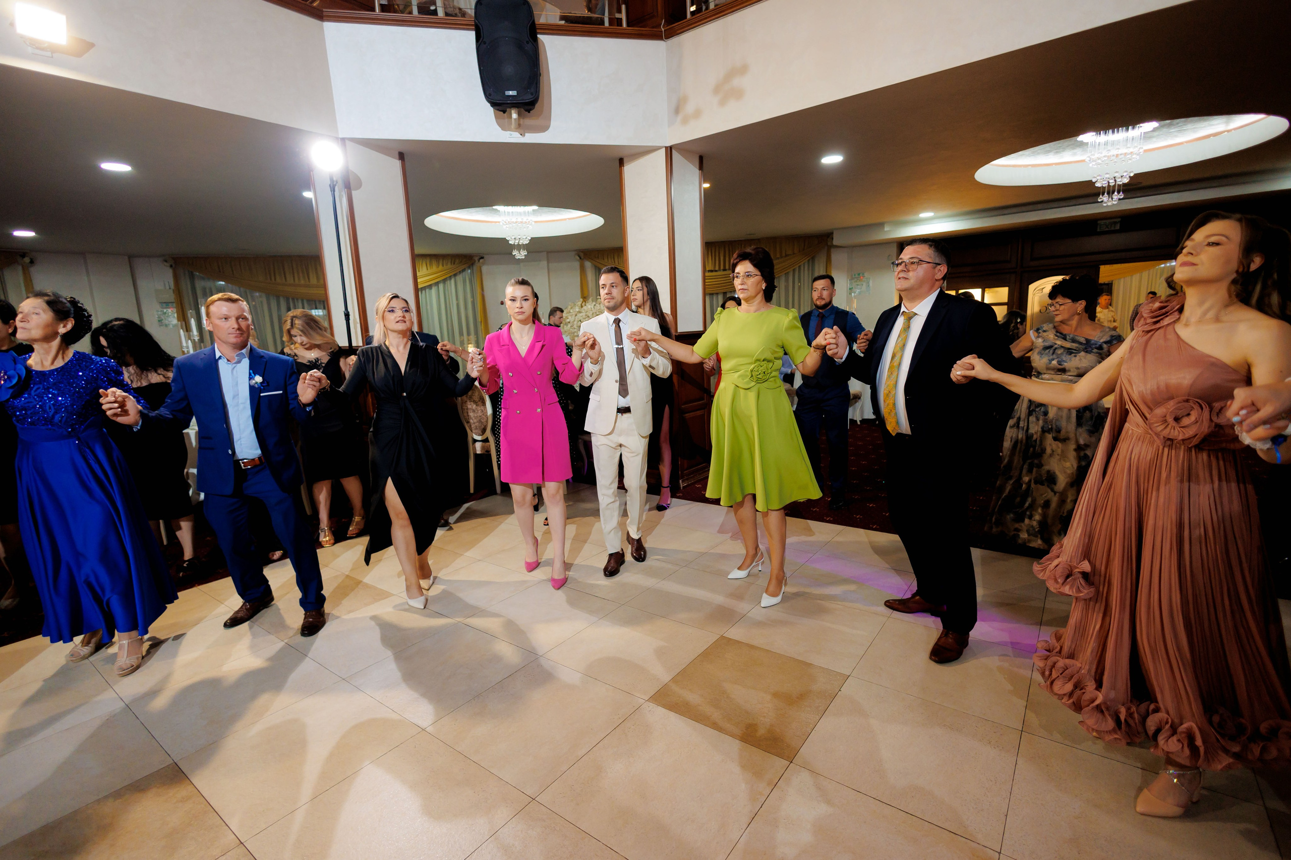 Loredana & Emilian – Ziua Nunții | Videografie - fotografie Botez Suceava, Iași, Botoșani. Servicii foto-video profesionale, pentru momente de neuitat