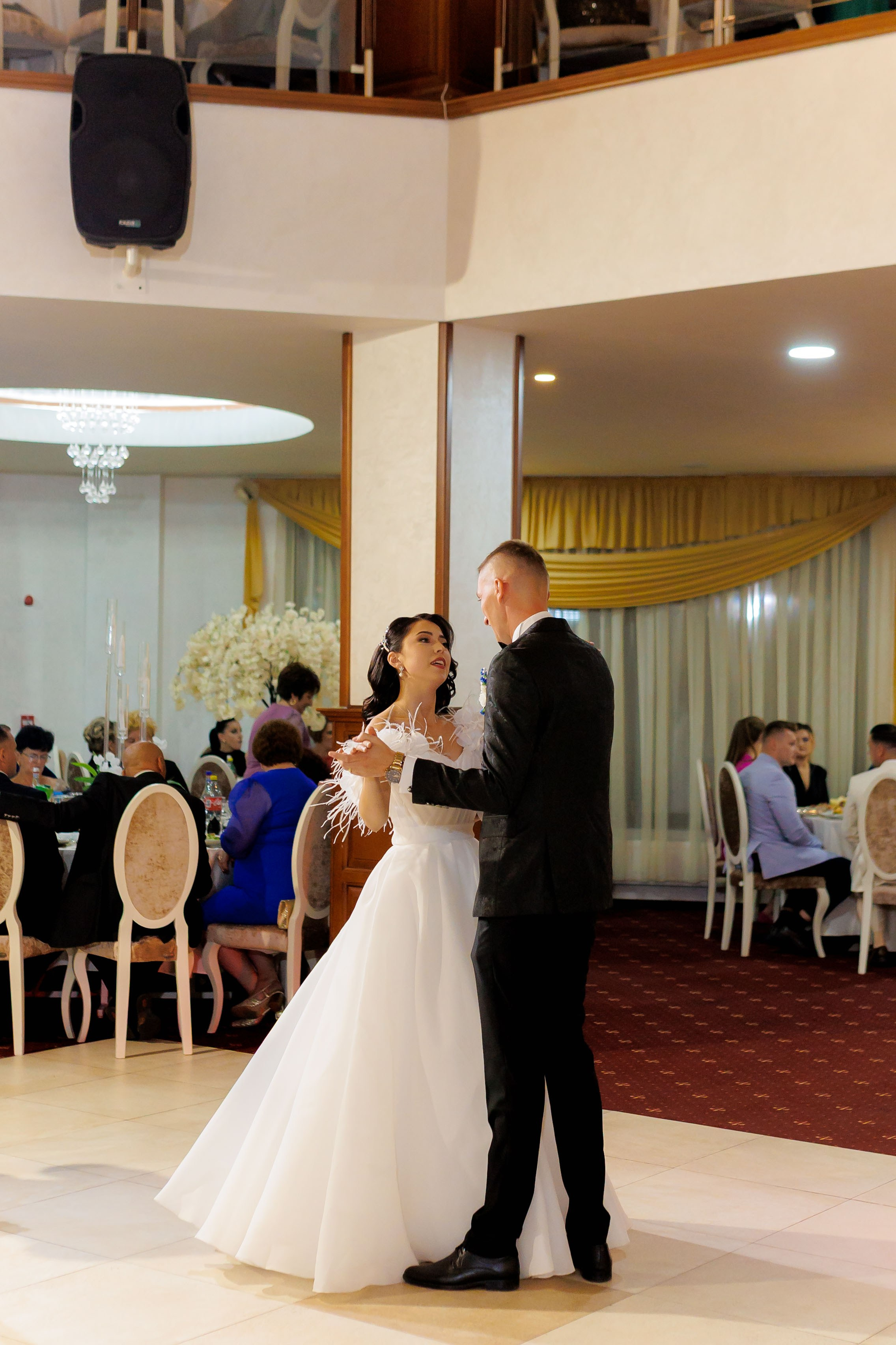 Loredana & Emilian – Ziua Nunții | Videografie - fotografie Botez Suceava, Iași, Botoșani. Servicii foto-video profesionale, pentru momente de neuitat