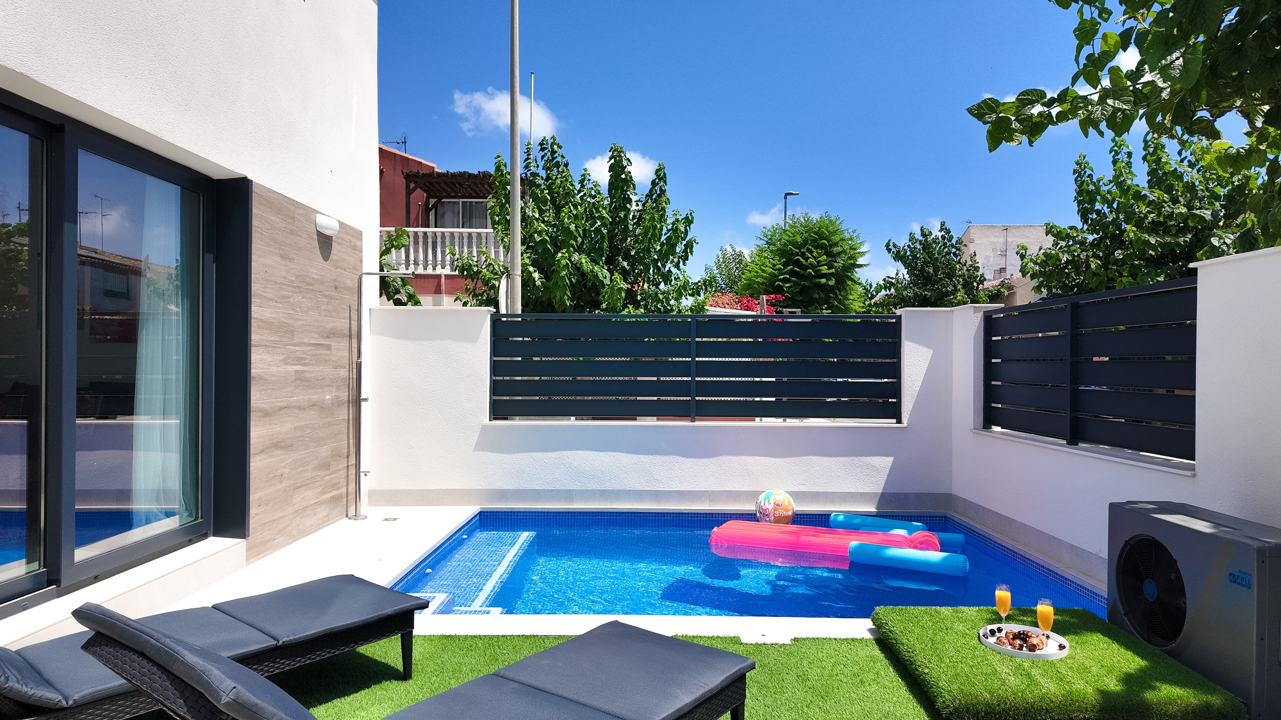 VILLA Luna I&M GROUP. Baby Beast