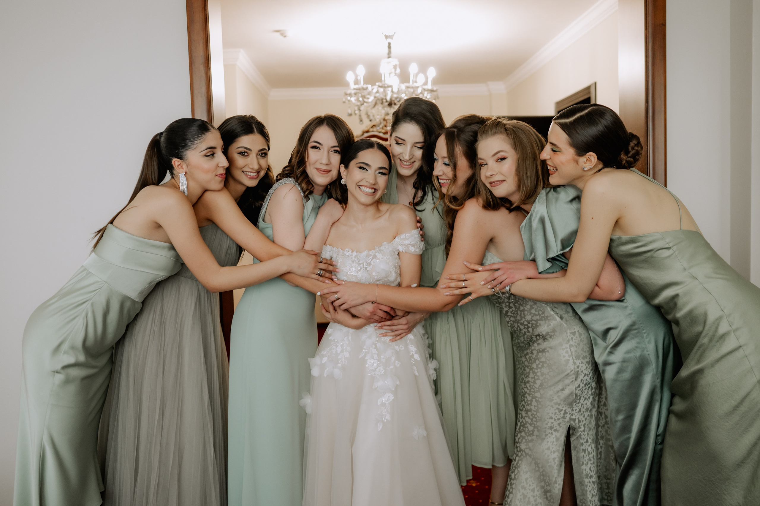 Nunta la Hotel Capitol Iasi. Proud Vision Weddings | Wedding Photography & Film — Servicii profesionale Foto Video Nunta Iasi