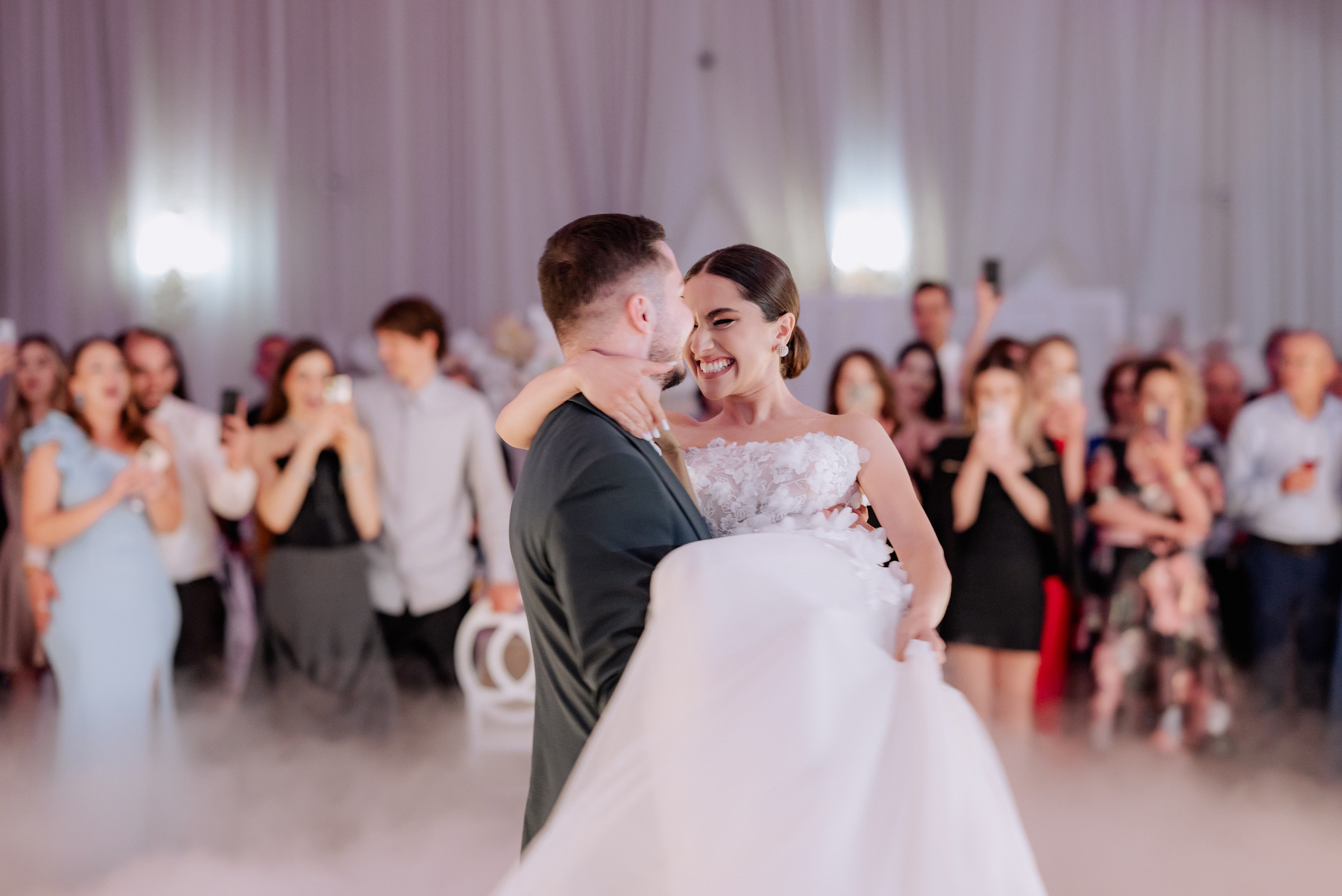 Nunta la Hotel Capitol Iasi. Proud Vision Weddings | Wedding Photography & Film — Servicii profesionale Foto Video Nunta Iasi