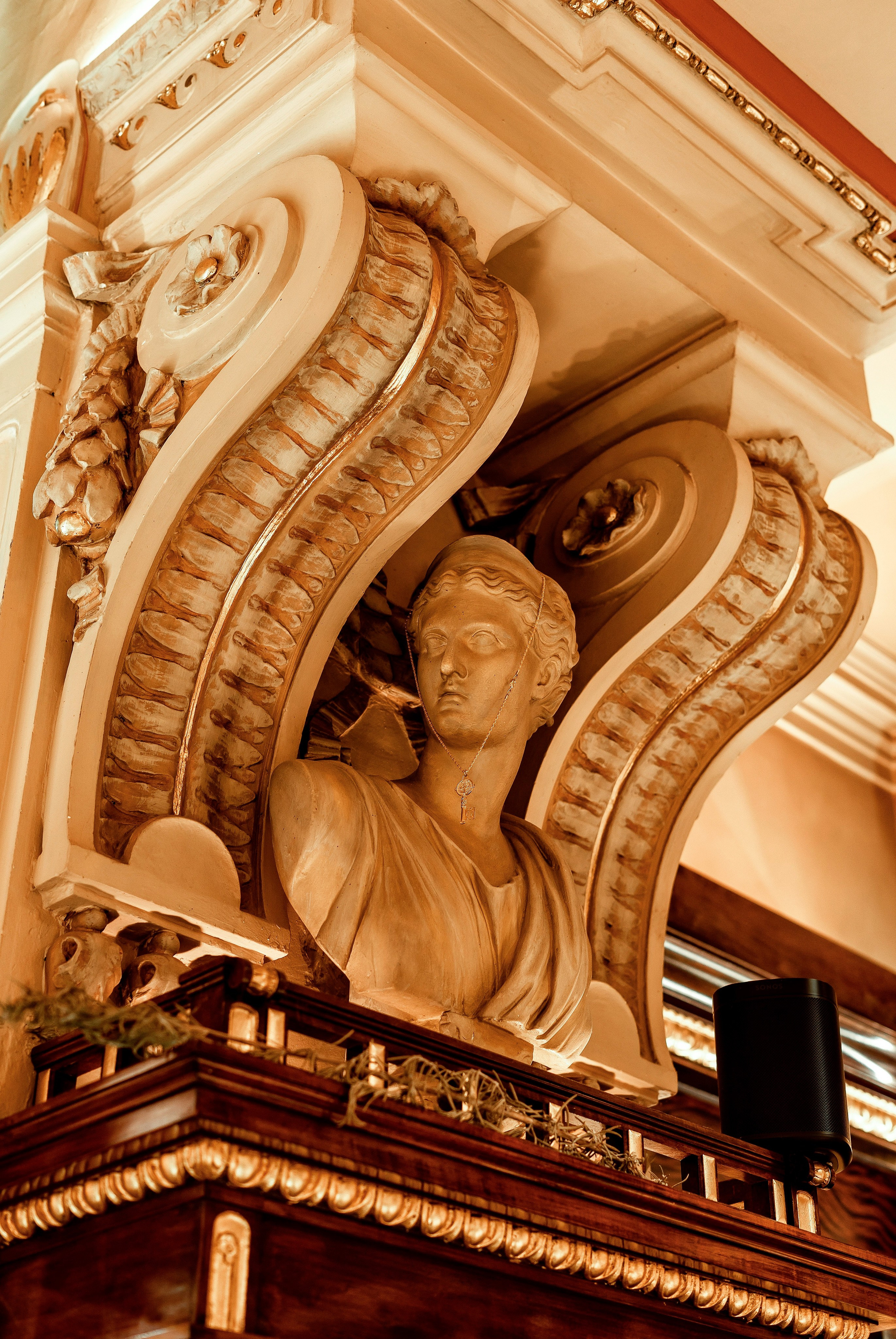 Interior photos for “Diamor Diamond”