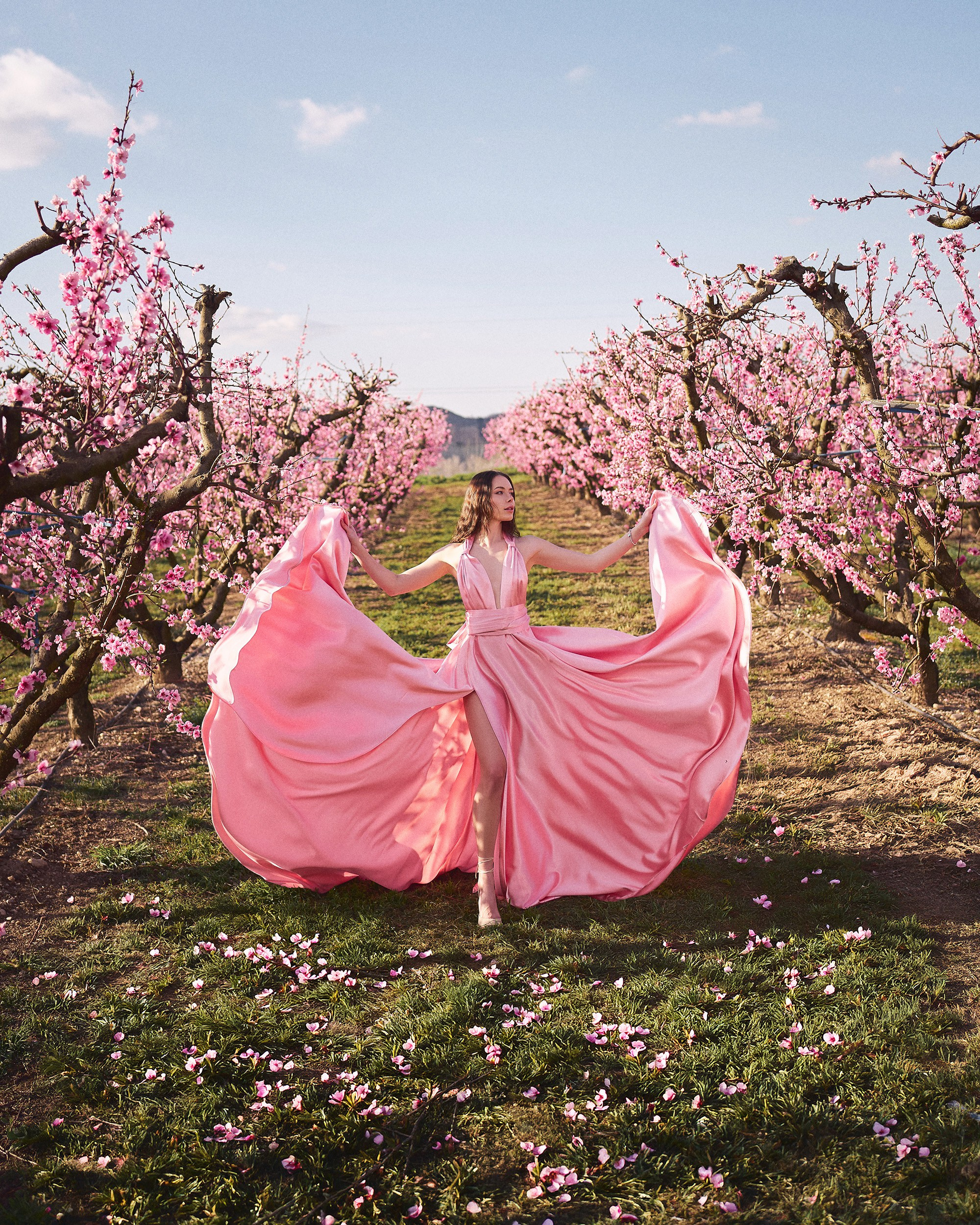 Fashion & Dresses for Photo Sessions | Barcelona Photographer Svyatoslav Usmyal. Barcelona Photographer | Studio & Outdoor Photo Sessions | Svyatoslav Usmyal