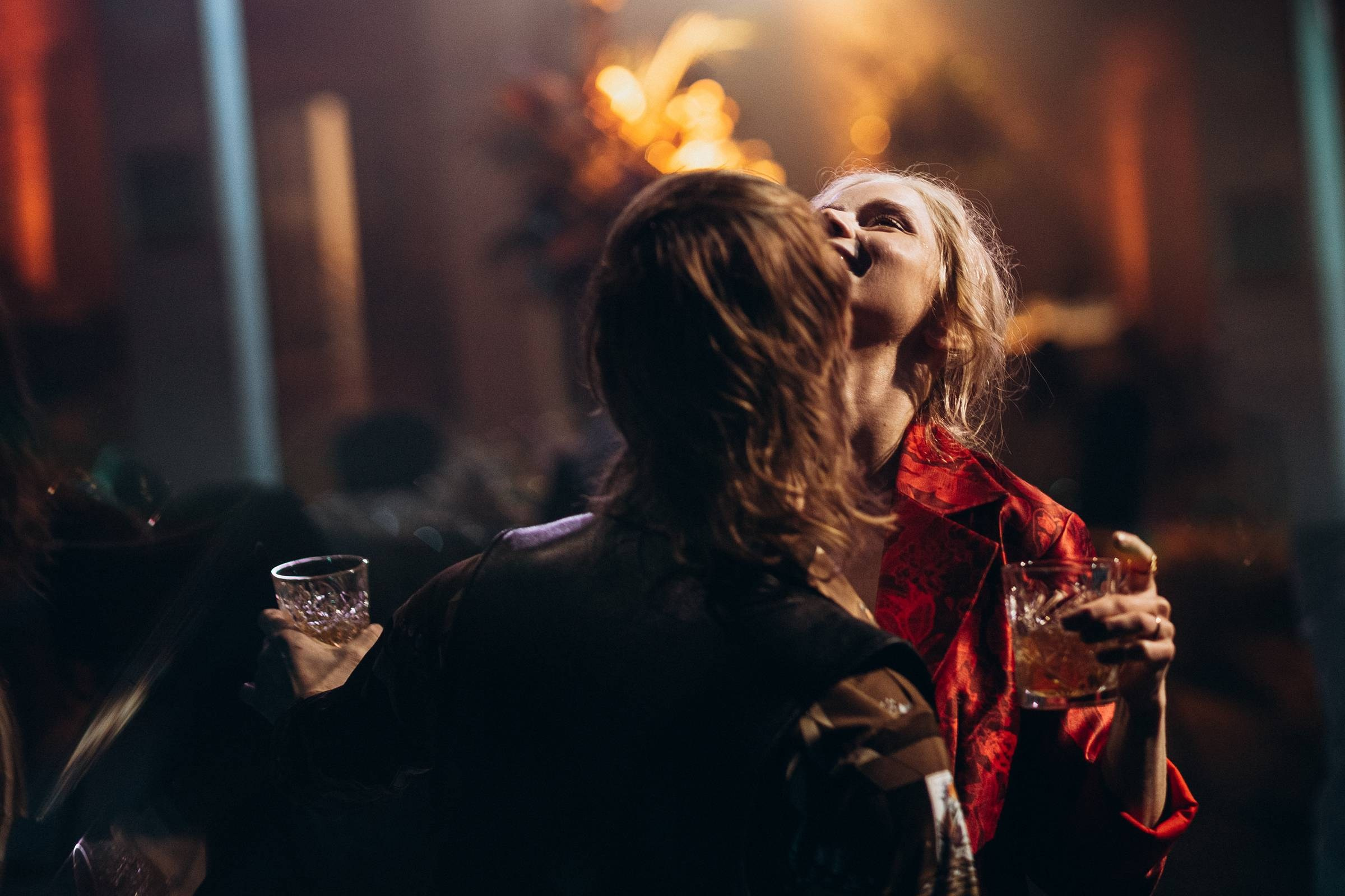 KĀZAS BEZ ROBEŽĀM DISKO STILĀ