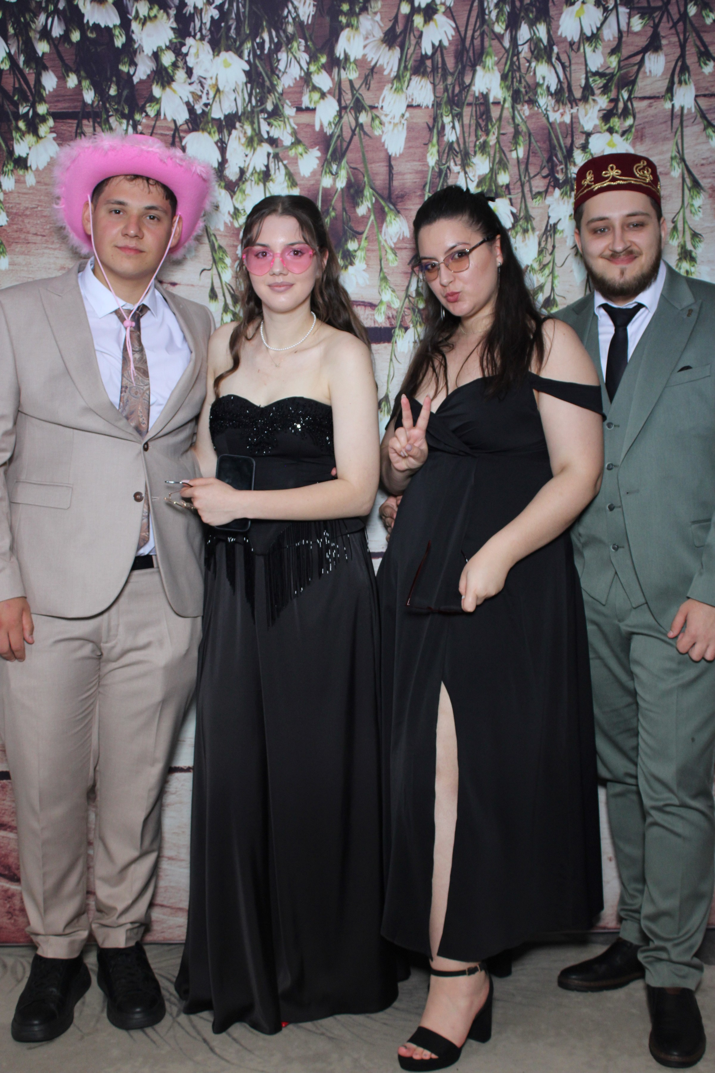 Nunta Denisa & Daniel – Zâmbete și distracție cu Oglinda Amintirilor Suceava