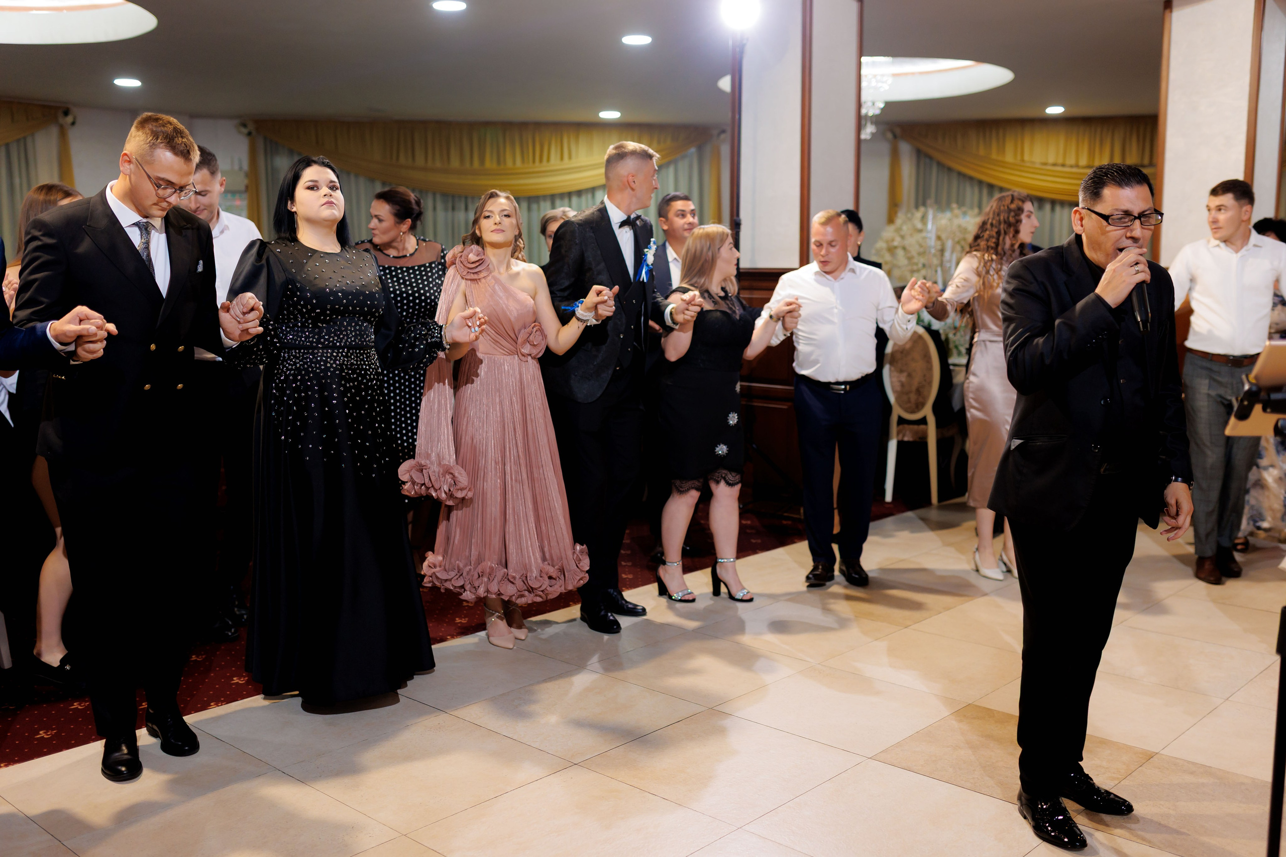 Loredana & Emilian – Ziua Nunții | Videografie - fotografie Botez Suceava, Iași, Botoșani. Servicii foto-video profesionale, pentru momente de neuitat