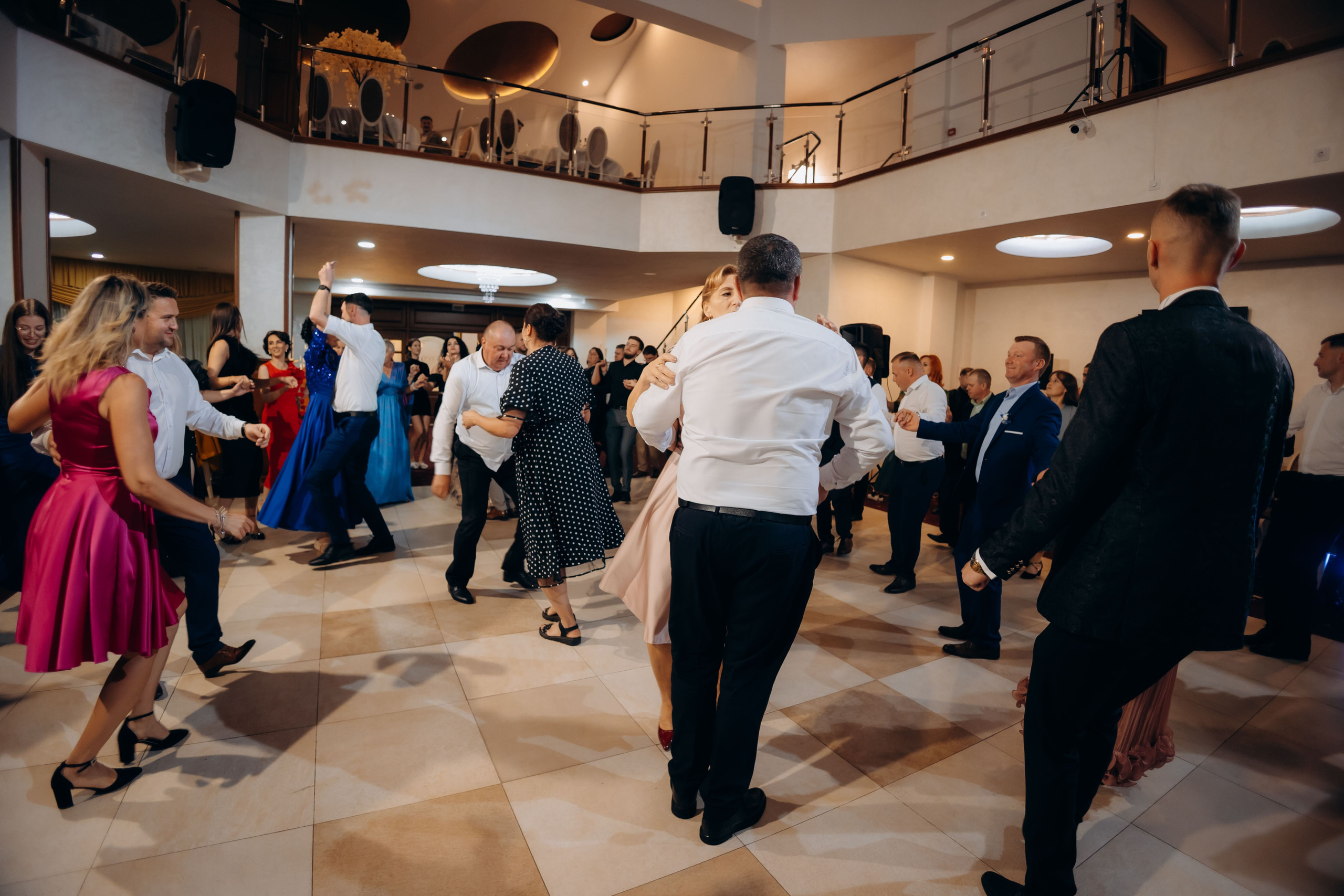 Loredana & Emilian – Ziua Nunții | Videografie - fotografie Botez Suceava, Iași, Botoșani. Servicii foto-video profesionale, pentru momente de neuitat