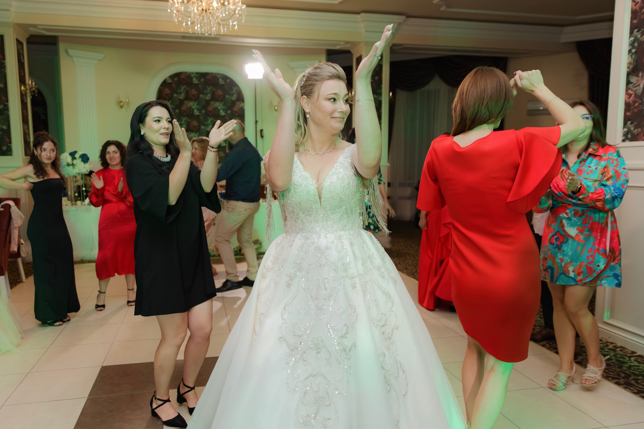 Mihai & Oana. Servicii foto-video profesionale, pentru momente de neuitat