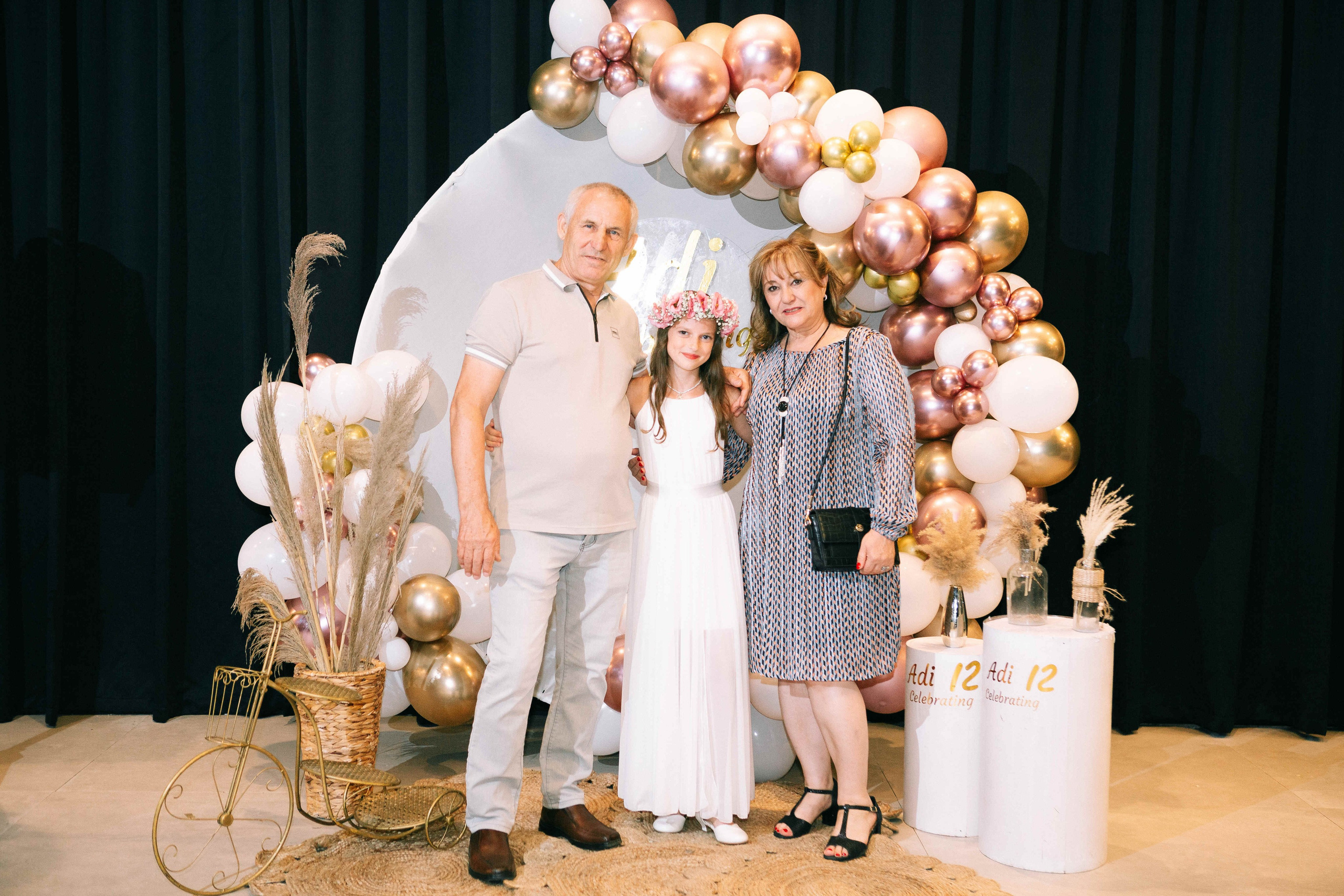 PARTY WITH FRIENDS. Https://shi-photo.com/