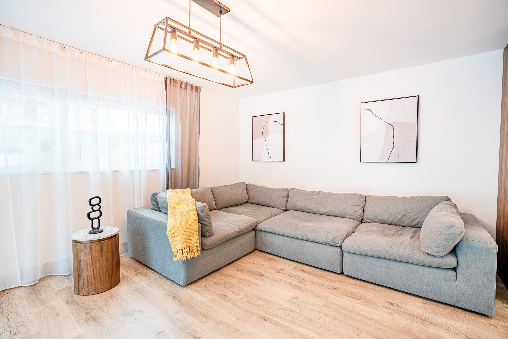 Airbnb: Real Estate 01. Welcome to my video and photo world!