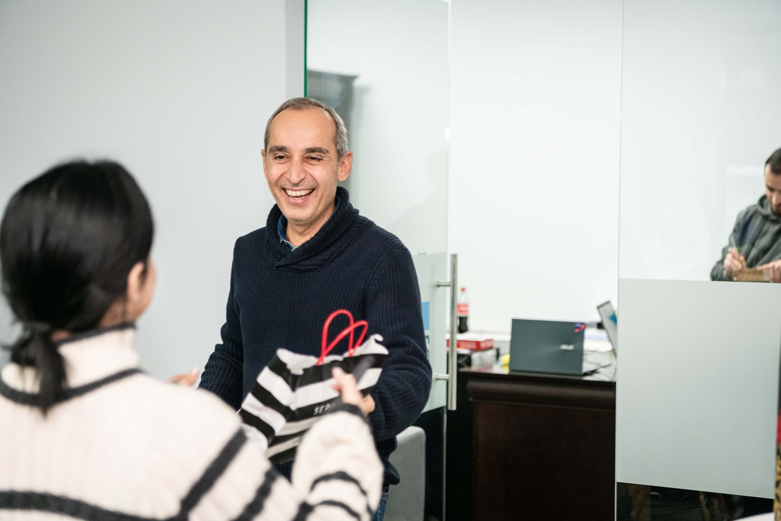 Petreceri corporate. Mugurel anghel
