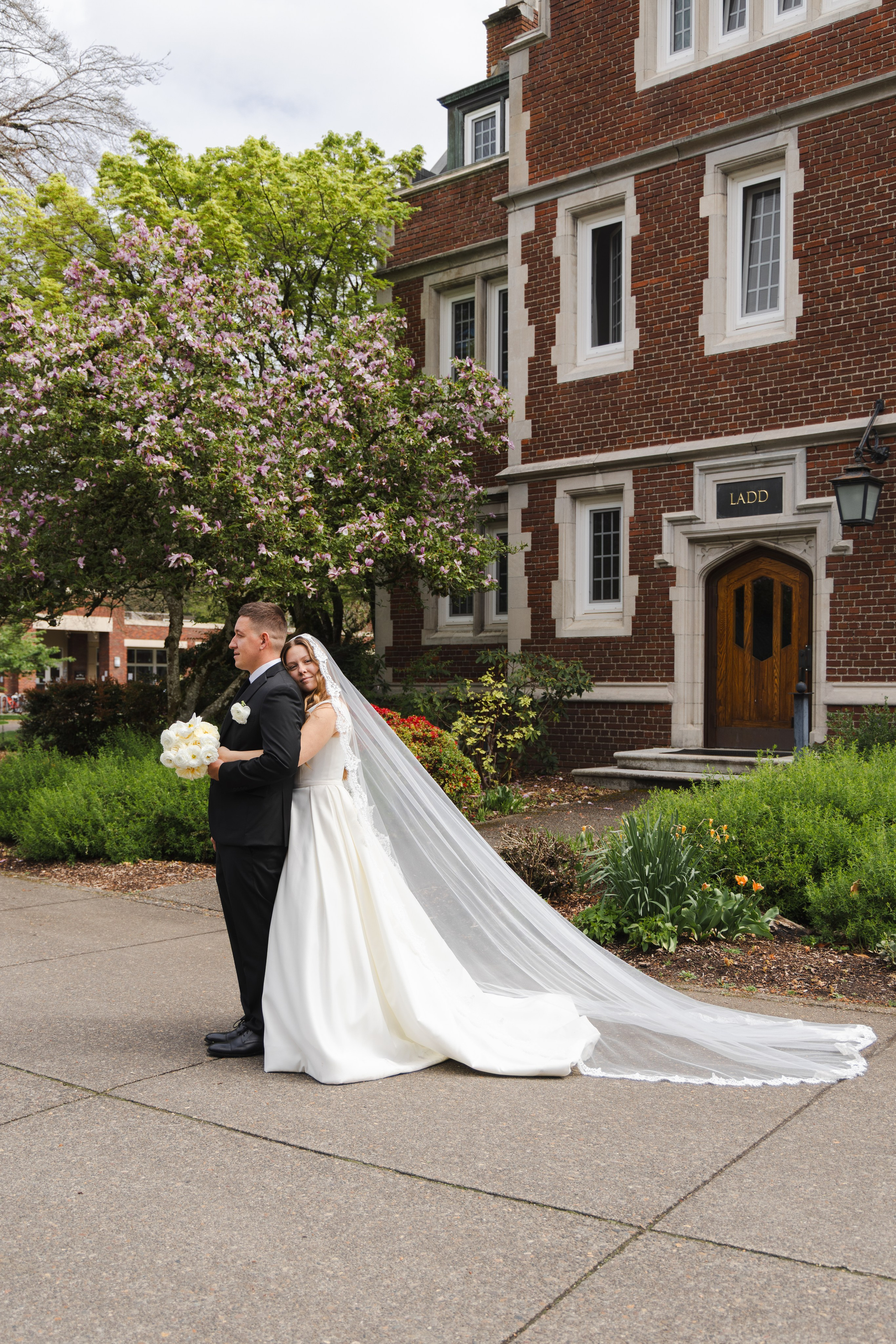 Wedding photography. Eikanmedia | Photographer and videographer capturing weddings, families, engagements, pregnancy & newborns | Vancouver, WA | USA