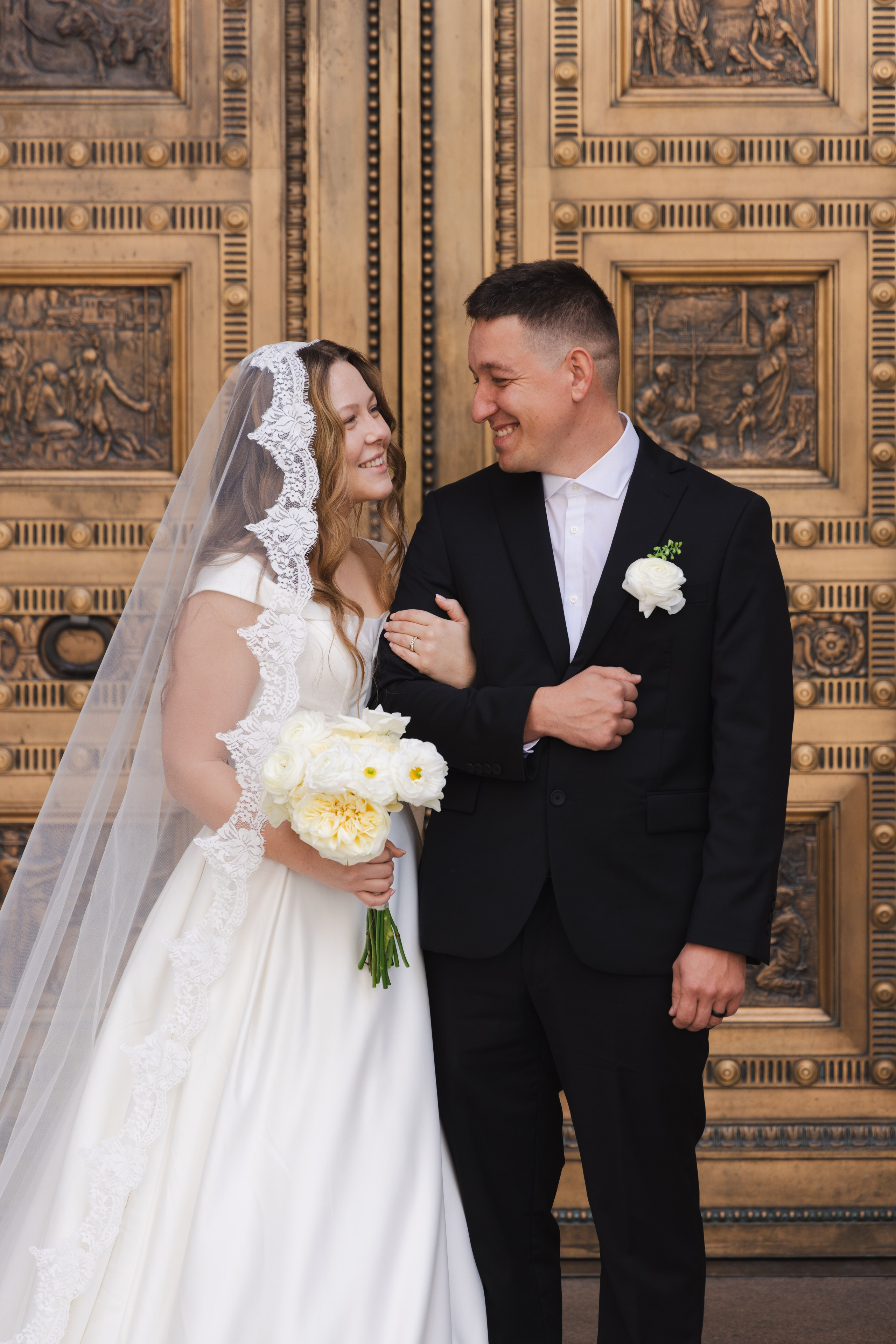 Wedding photography. Eikanmedia | Photographer and videographer capturing weddings, families, engagements, pregnancy & newborns | Vancouver, WA | USA