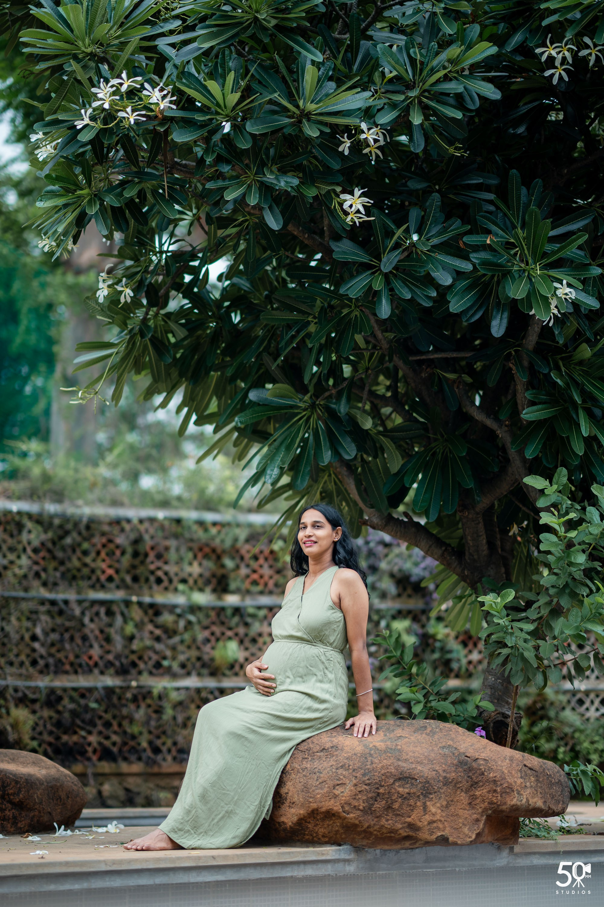 MATERNITY AND BABY SHOOTS. 50mm STUDIOS