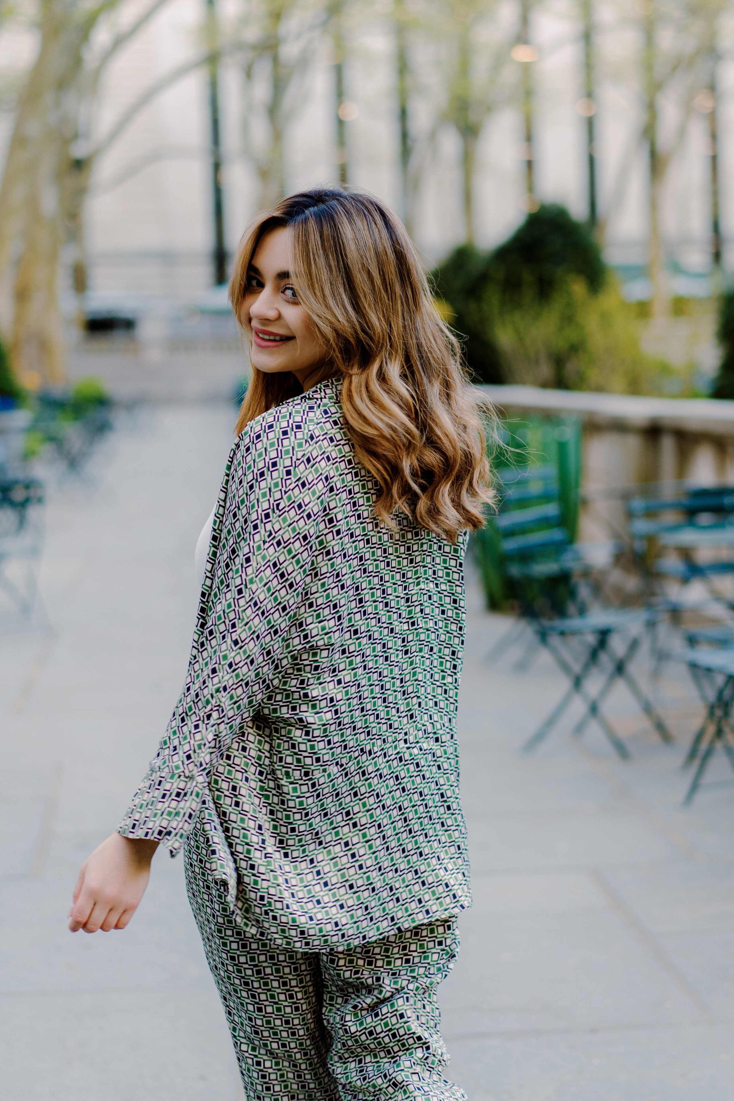 5th Avenue & Bryant Park Photography Sessions | NYC Portrait Location Guide. Videographer and photographer in New York // MAKAROV.VIDEO