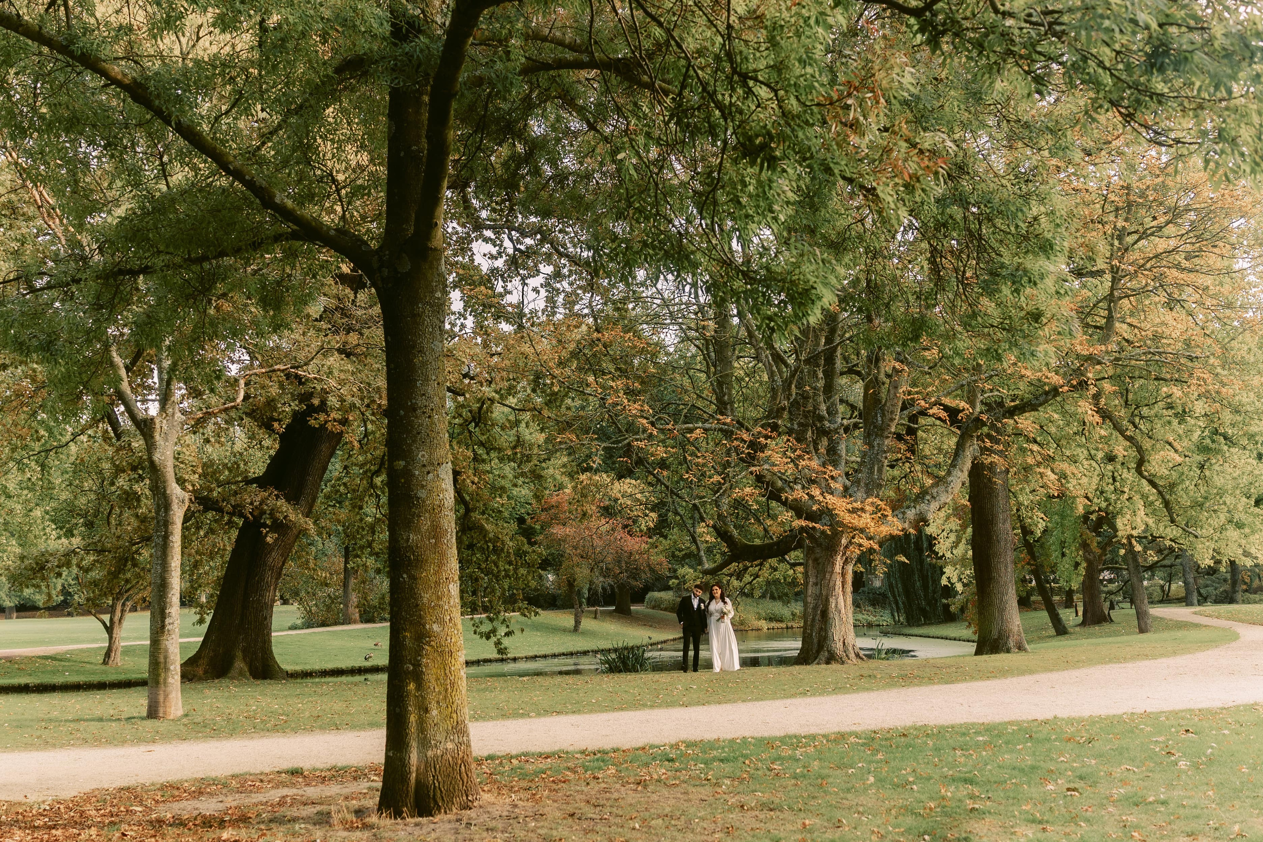 Autumn Wedding Photoshoot in Het Park, Rotterdam. Romantic & Soulful Photography by Natalia Olhova in Rotterdam