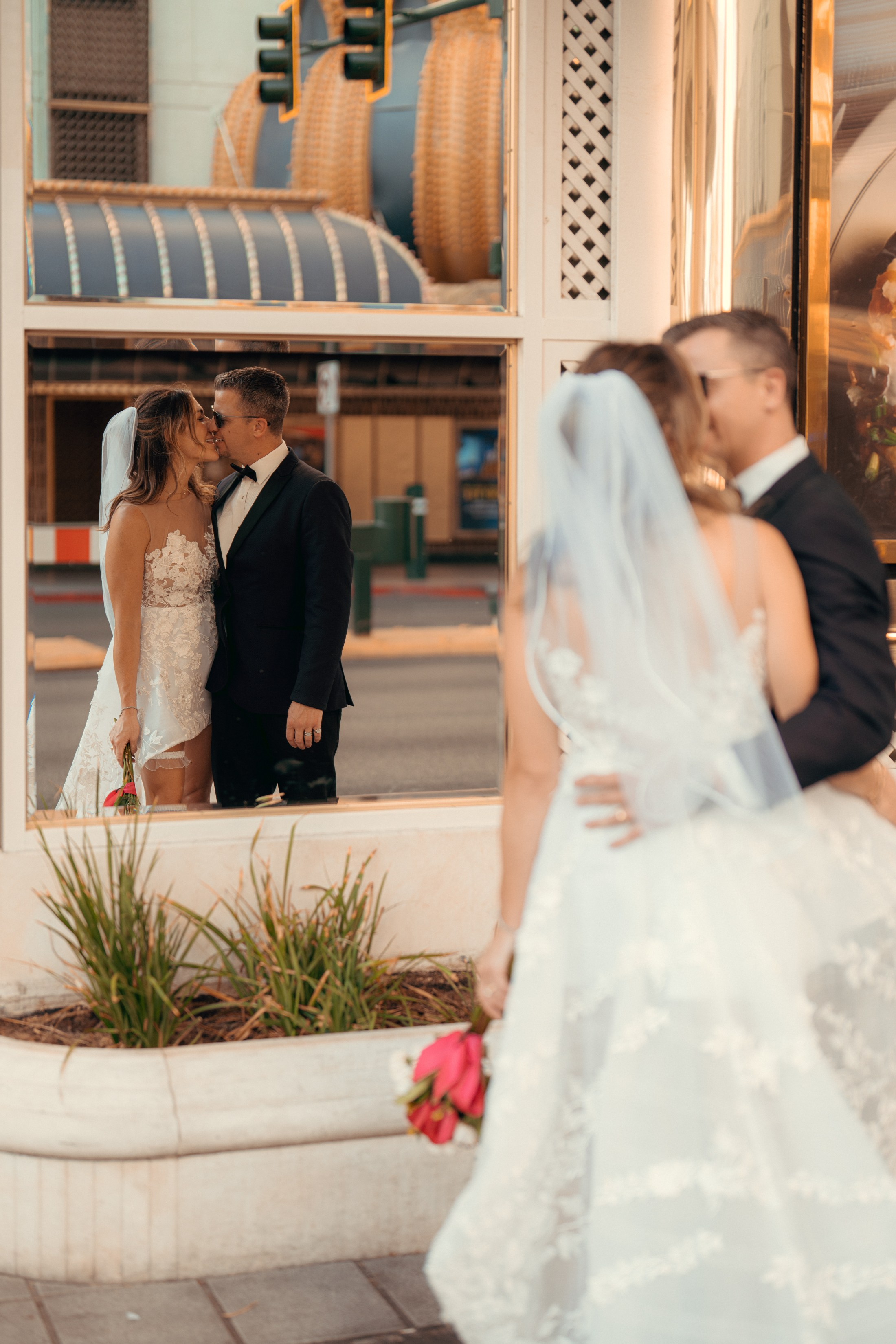 Rachel&Dan. Wedding & elopement photographer Viktoriya Kravtsov. Las Vegas