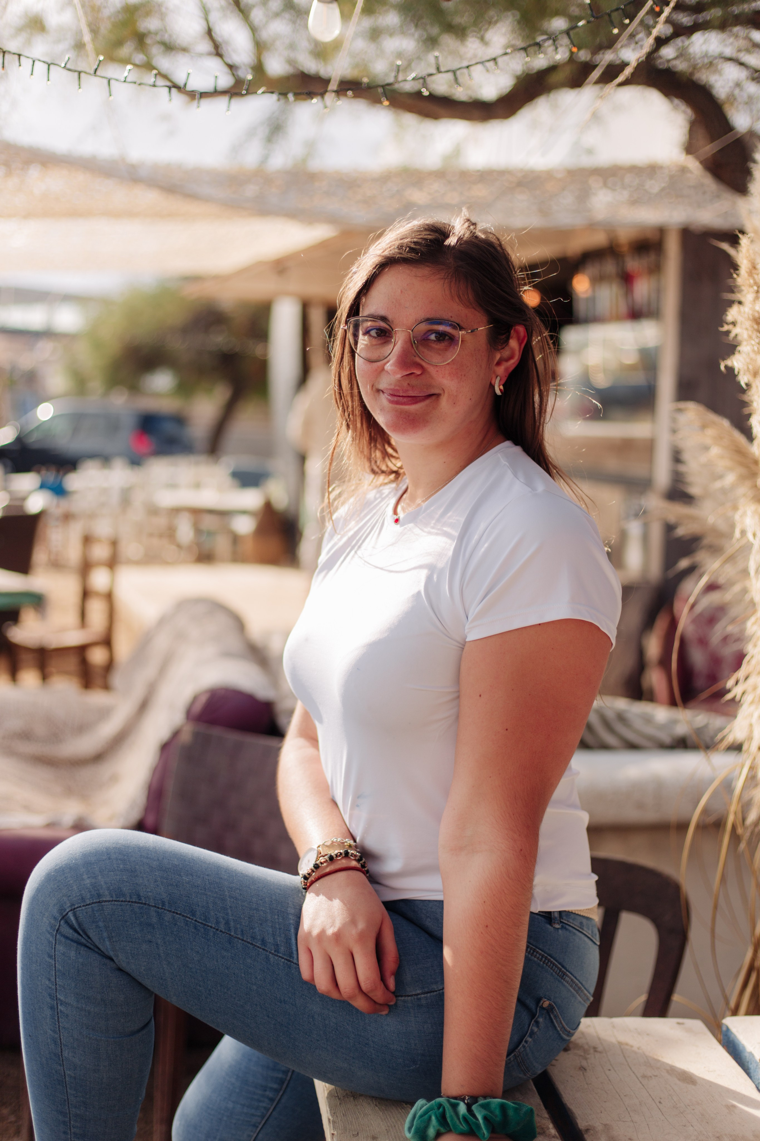 Séance Photo EVJF à Gruissan: Des Souvenirs Inoubliables sur la Plage des Chalets. Photographe professionnelle à Poitiers, Tours et Châtellerault | Studio photo entre Poitiers et Tours – portraits, familles, entreprises, ma