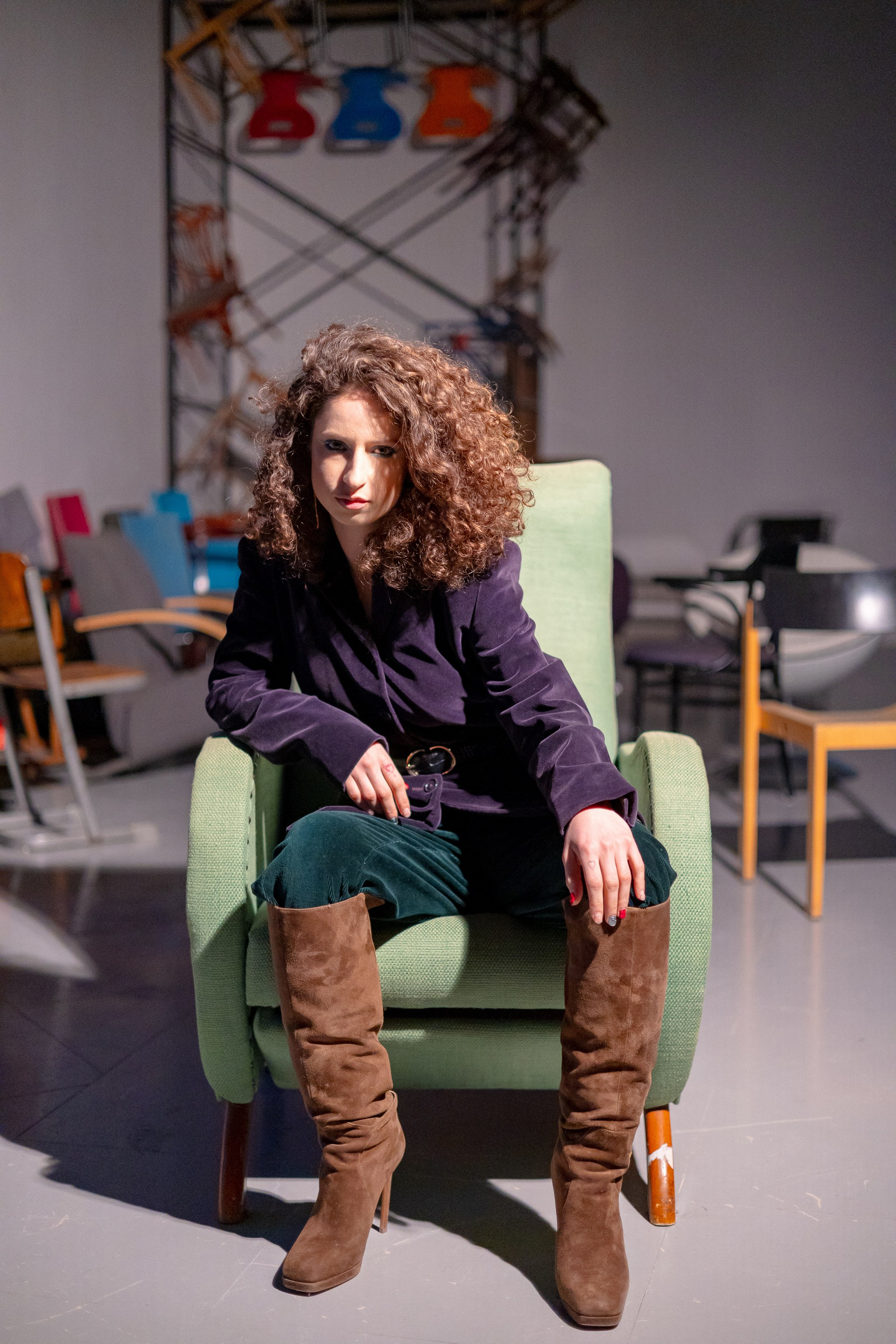 portrait artistique femme cheveux bouclés ambiance éditorial photographe Nantes Ani Torosyan