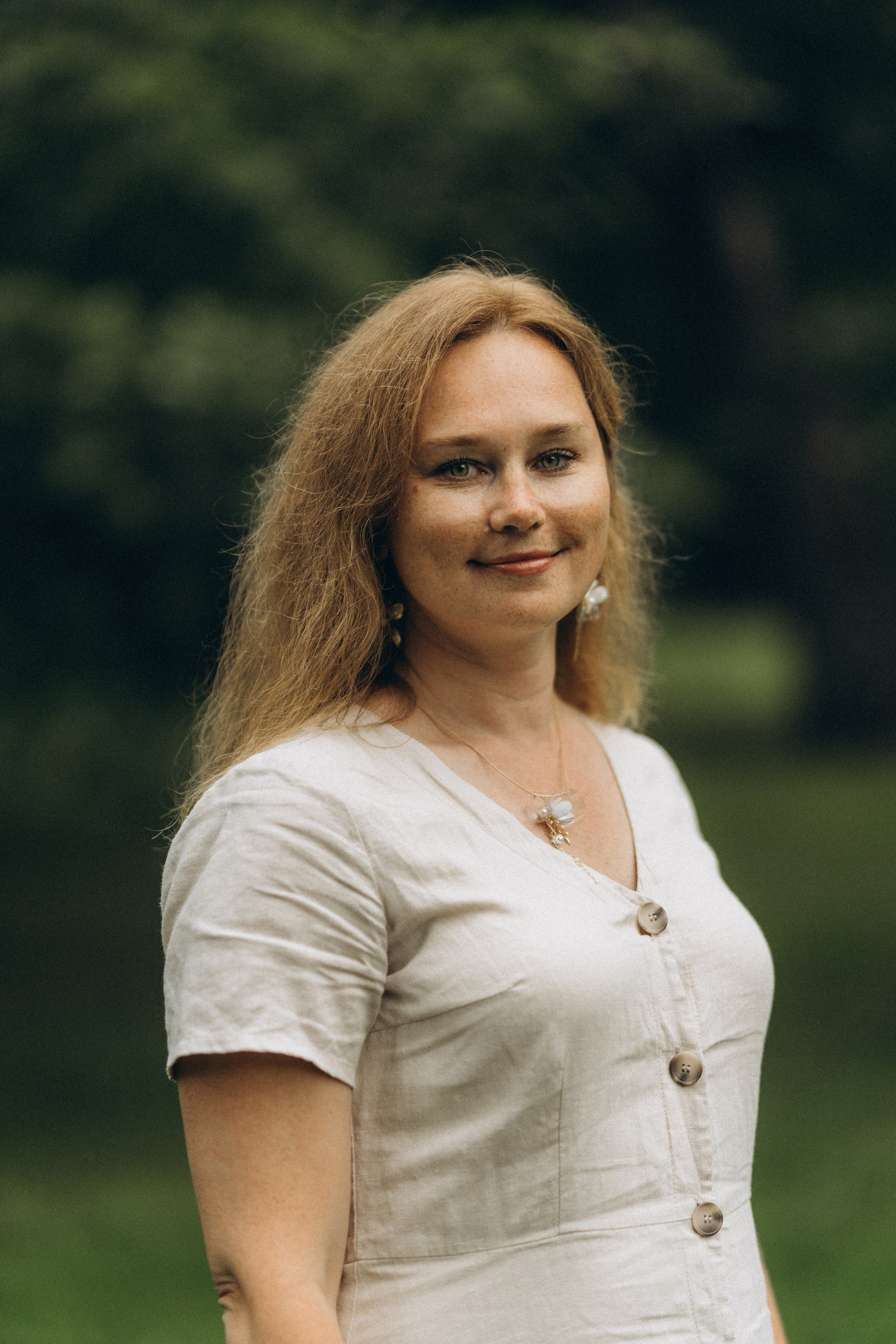 Kaivopuisto. Wedding and potrait photographer in Helsinki Vickan O