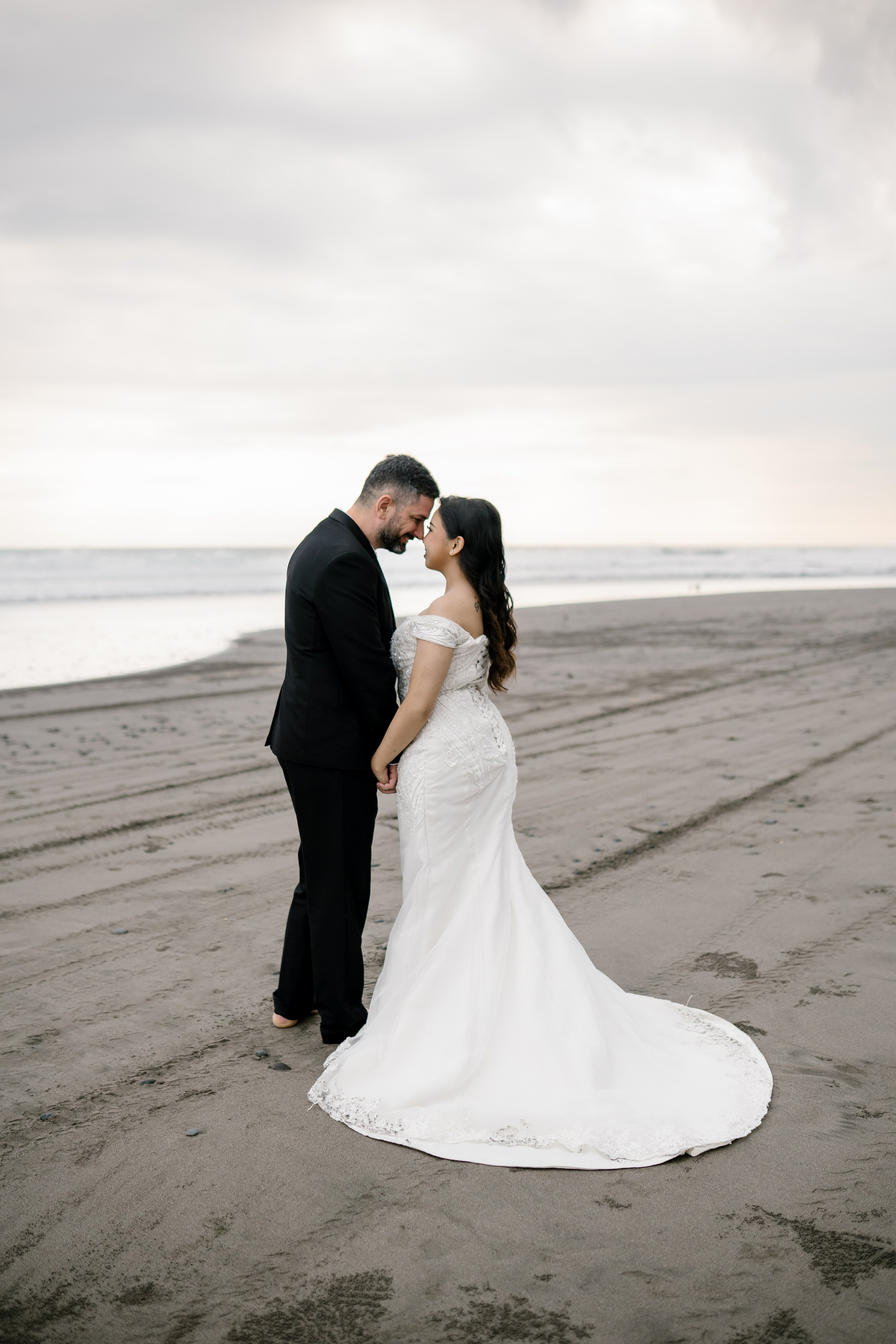 Honeymoon Photoshoot in Bali. Female Photographer in Bali