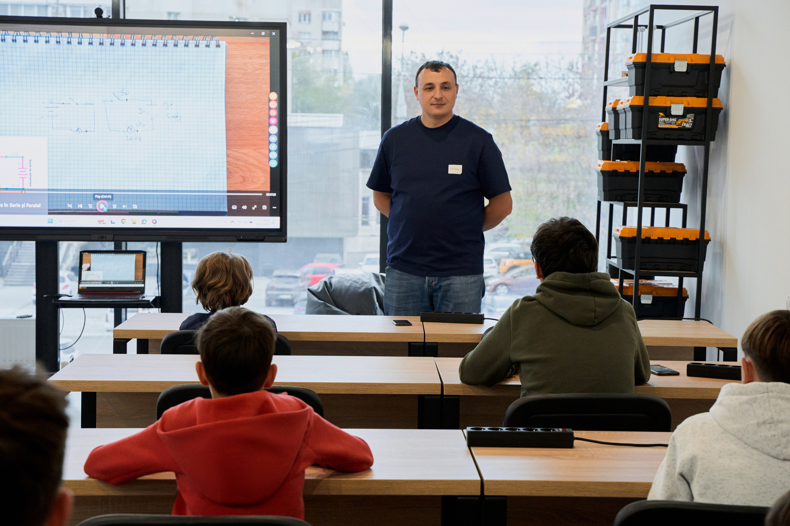 Minivolt. Привет