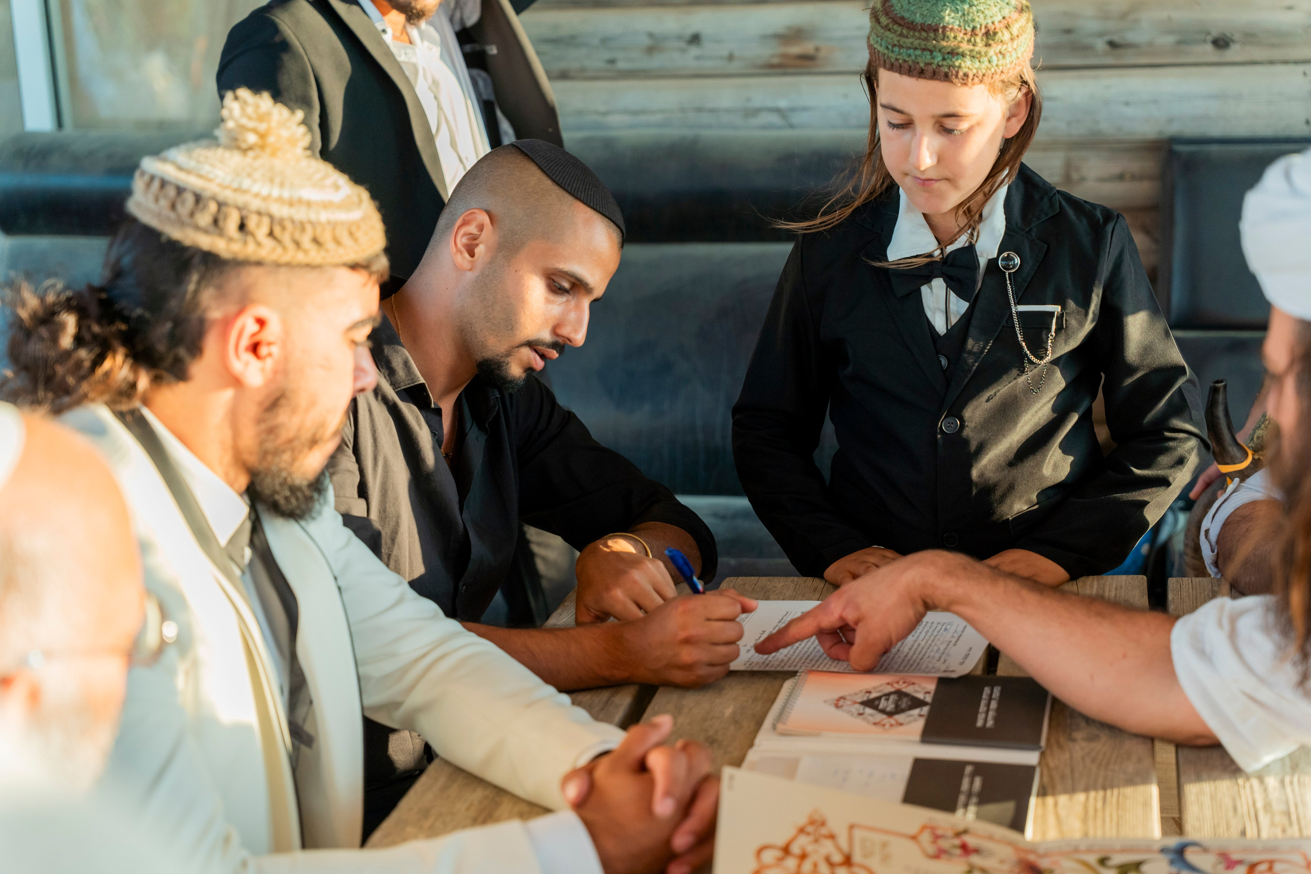 אביה ואחיה. יוסף מזרחי צילום חתונה, ברית וזוגיות. צלם מקצועי שאוהב להוציא אתכם הכי יפים ברגעים הכי מרגשים