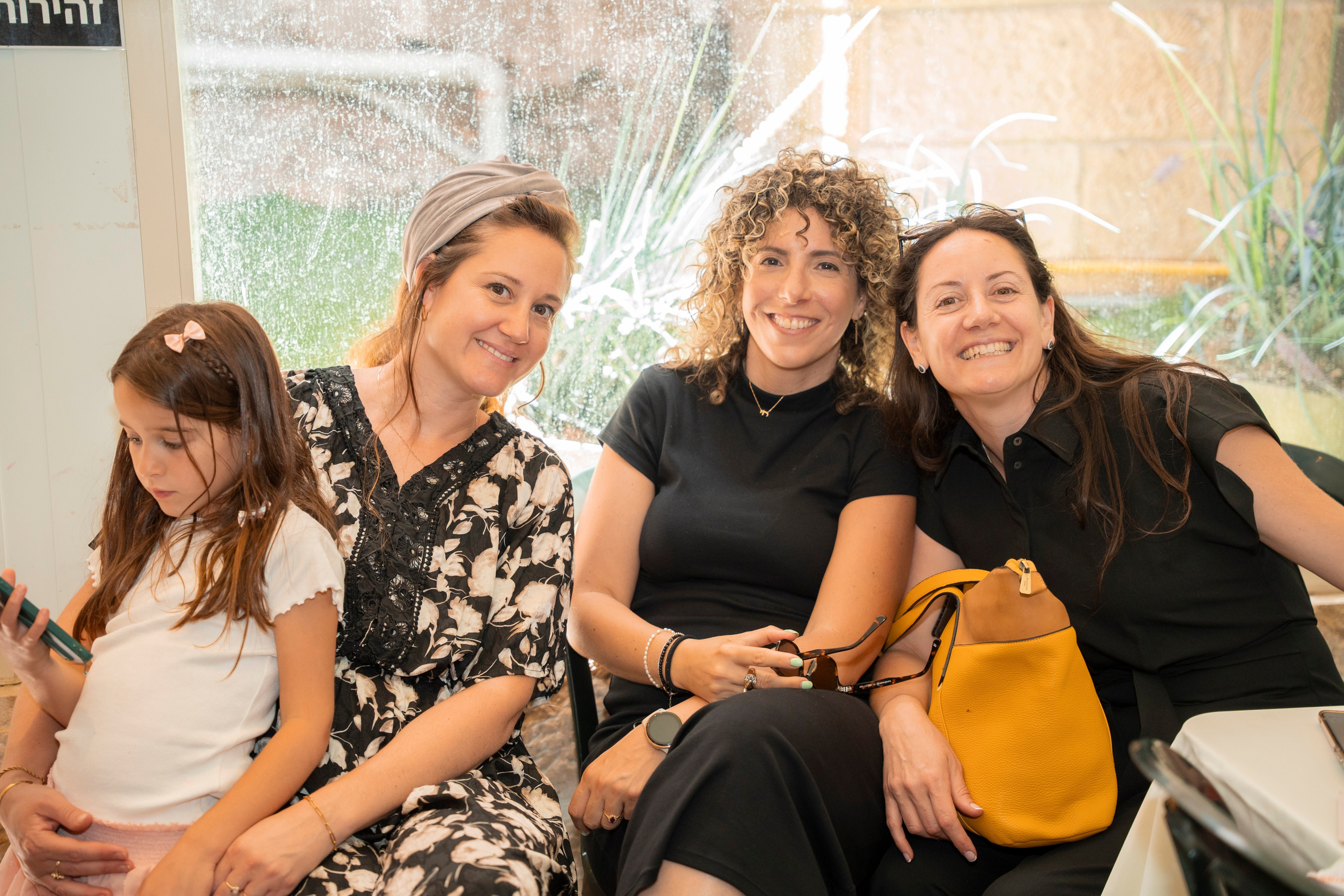 הנחת התפילין רפאל לוי. יוסף מזרחי צילום חתונה, ברית וזוגיות. צלם מקצועי שאוהב להוציא אתכם הכי יפים ברגעים הכי מרגשים