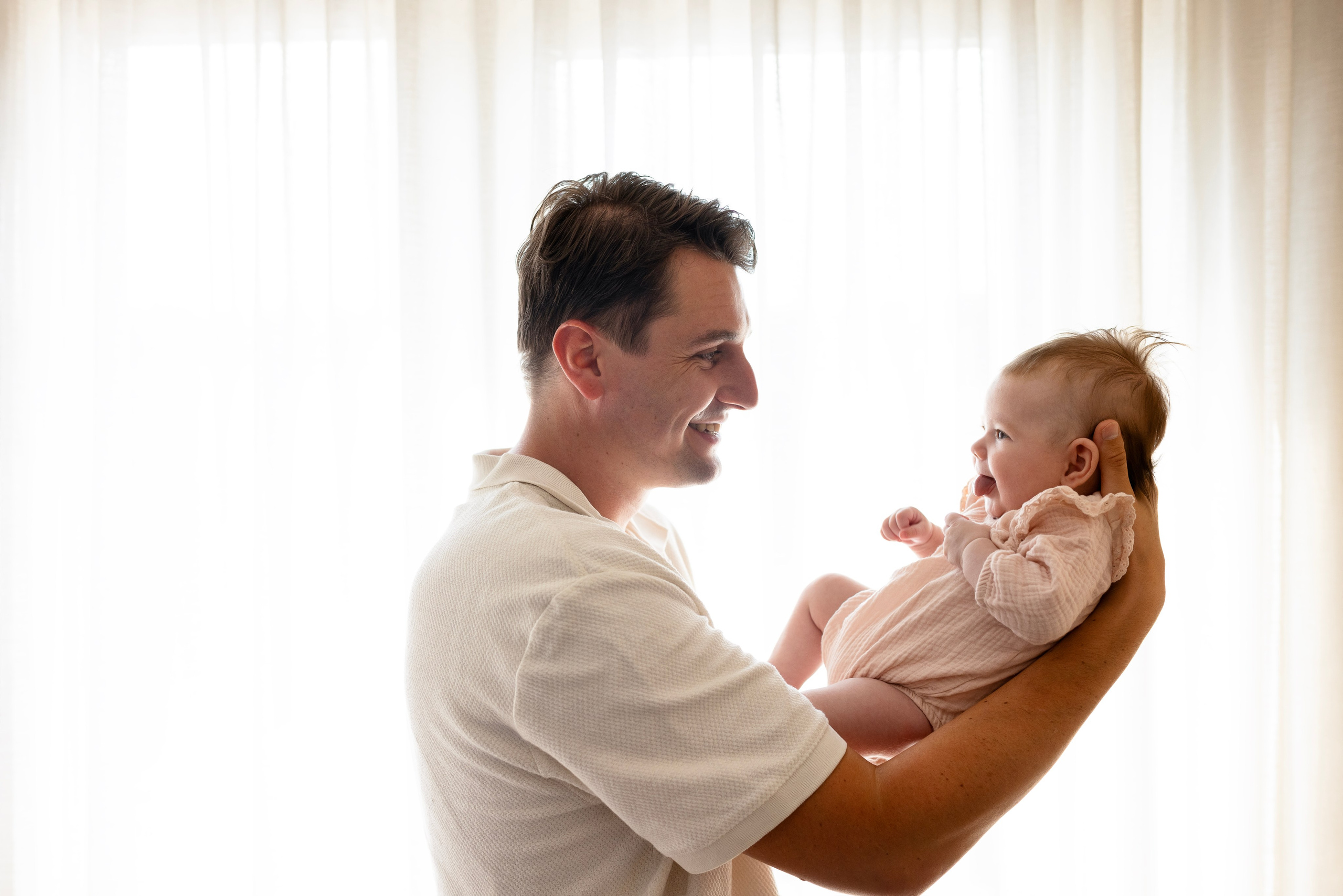 Lifestyle newbornshoot. Fotograaf Irina Hoek