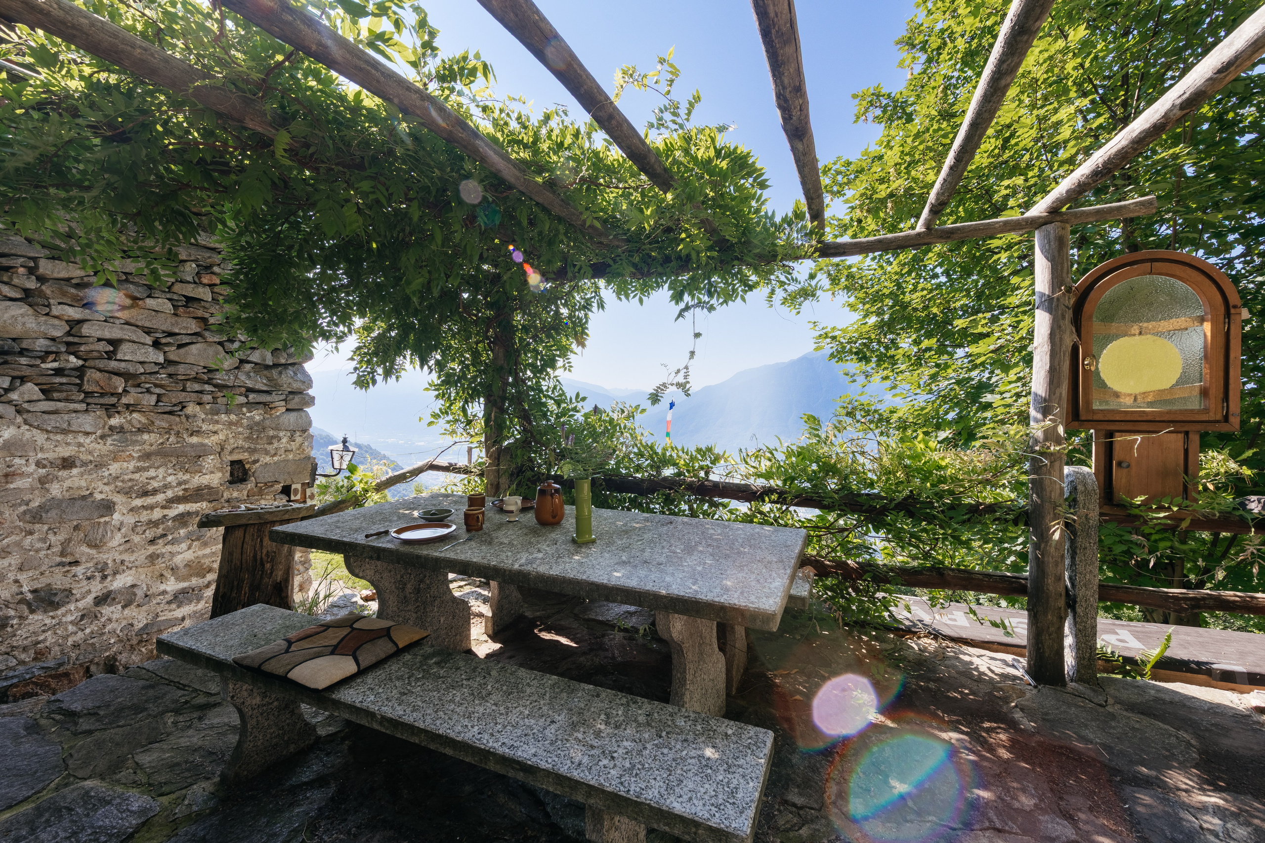 Rustico, VAL RESA, TICINO. Hallo! Ich bin Elena und arbeite als Immobilienfotografin