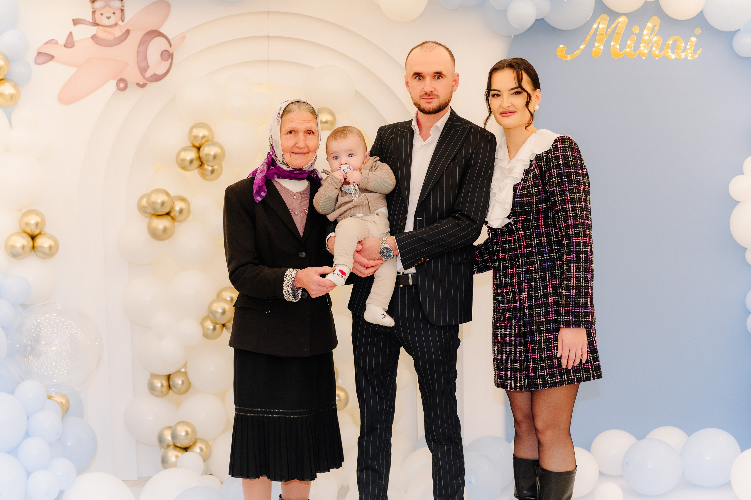 Botezul lui Mihai. Acasă