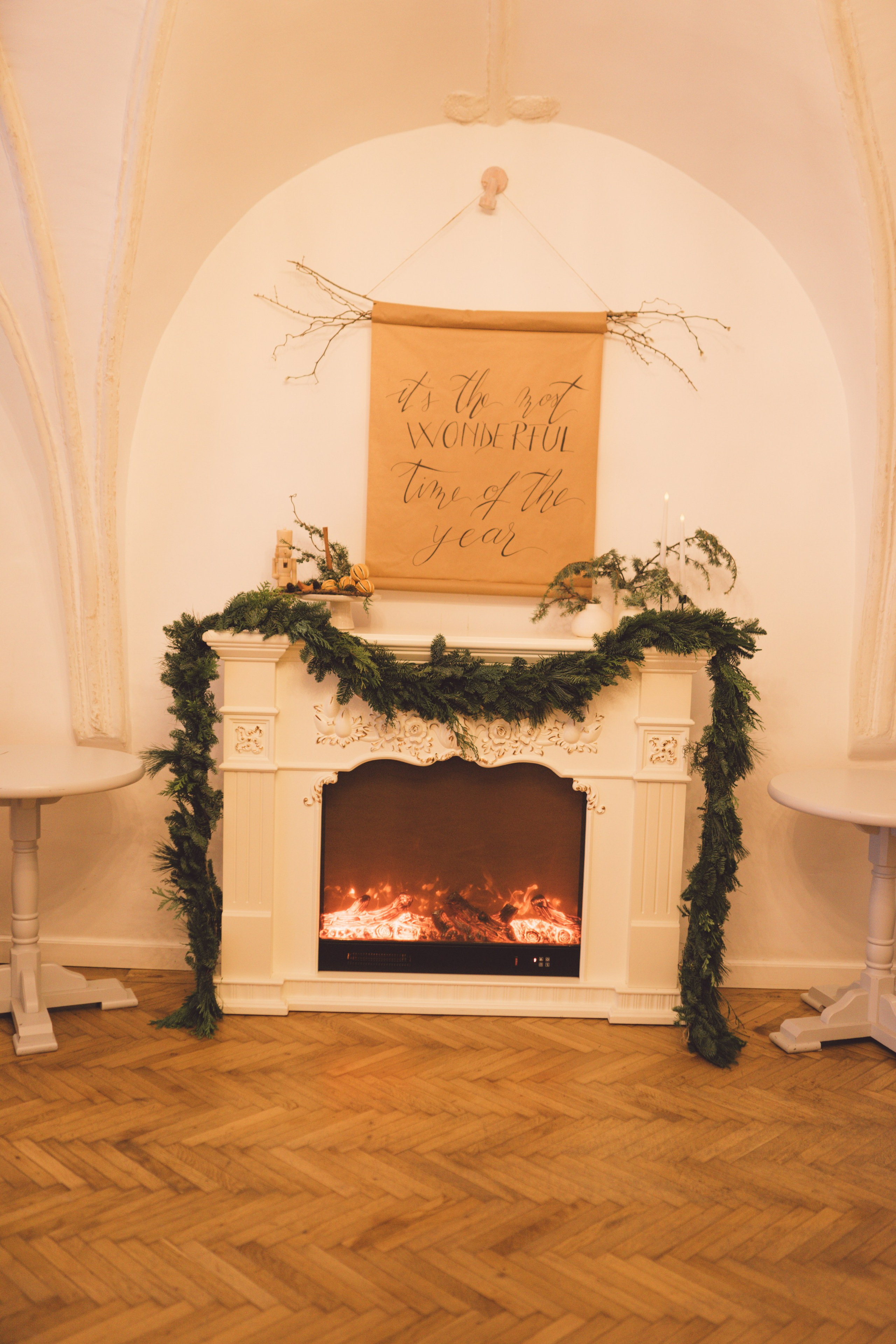 Fotografie de Eveniment Brașov: Povești Vizuale | Mădălina Beda. Madalina Beda- Artist vizual, fotograf, doula la nastere, consultant babywearing Brasov si in toata tara