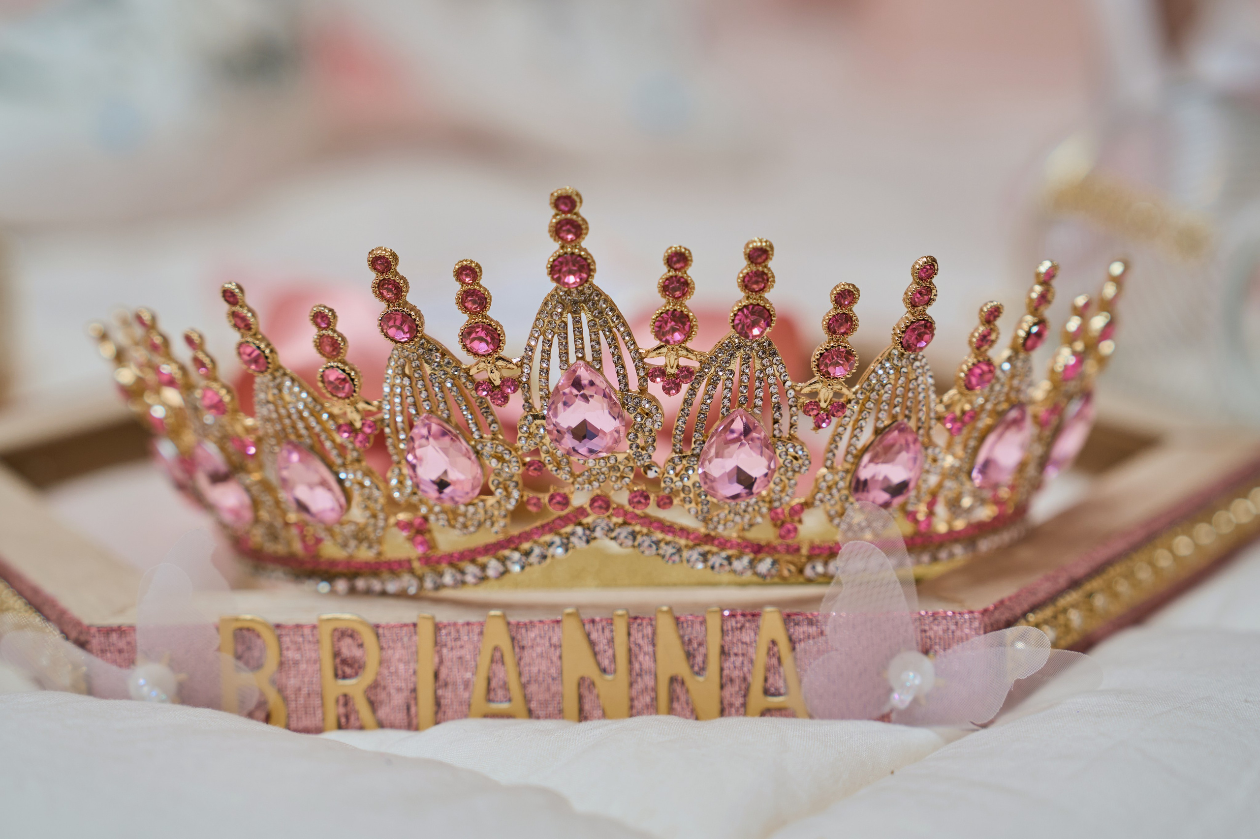 Quinceañeras. Portraits, Quinceanera & Weddings Photographer