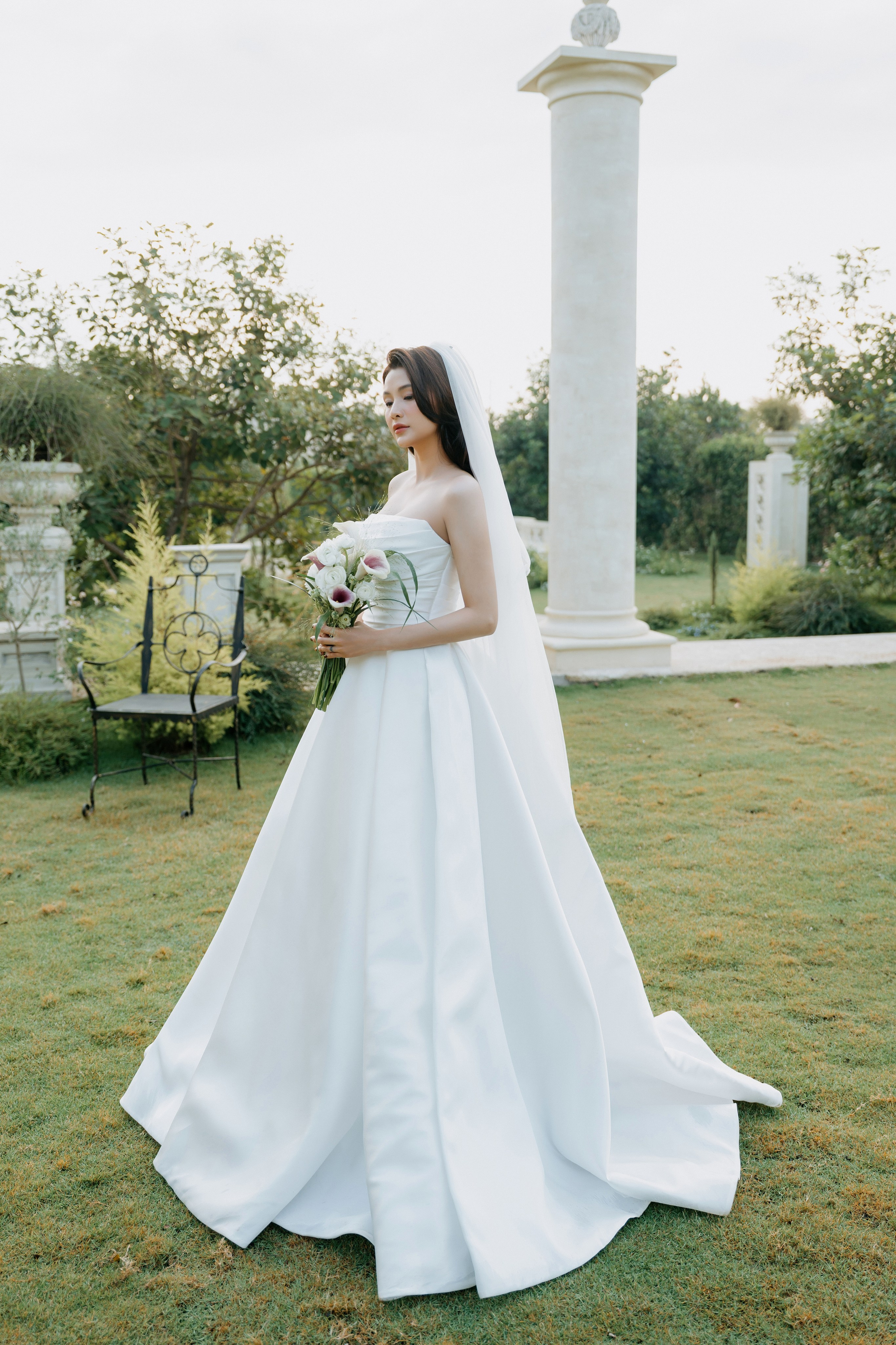 THU & NHU / An garden. Saigon Wedding Present | Art Beyond Moments