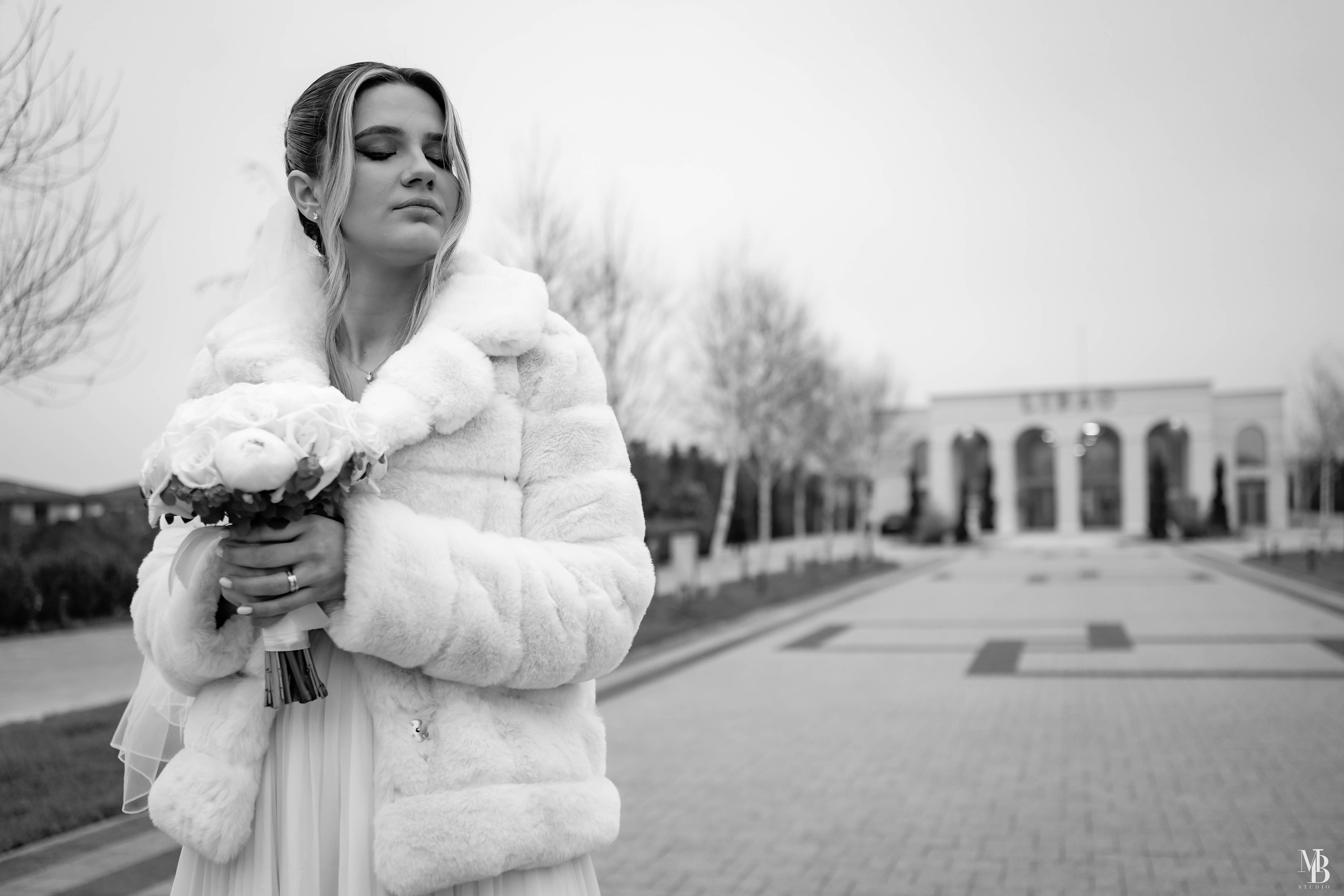 Constantin și Cătălina. MBT STUDIO