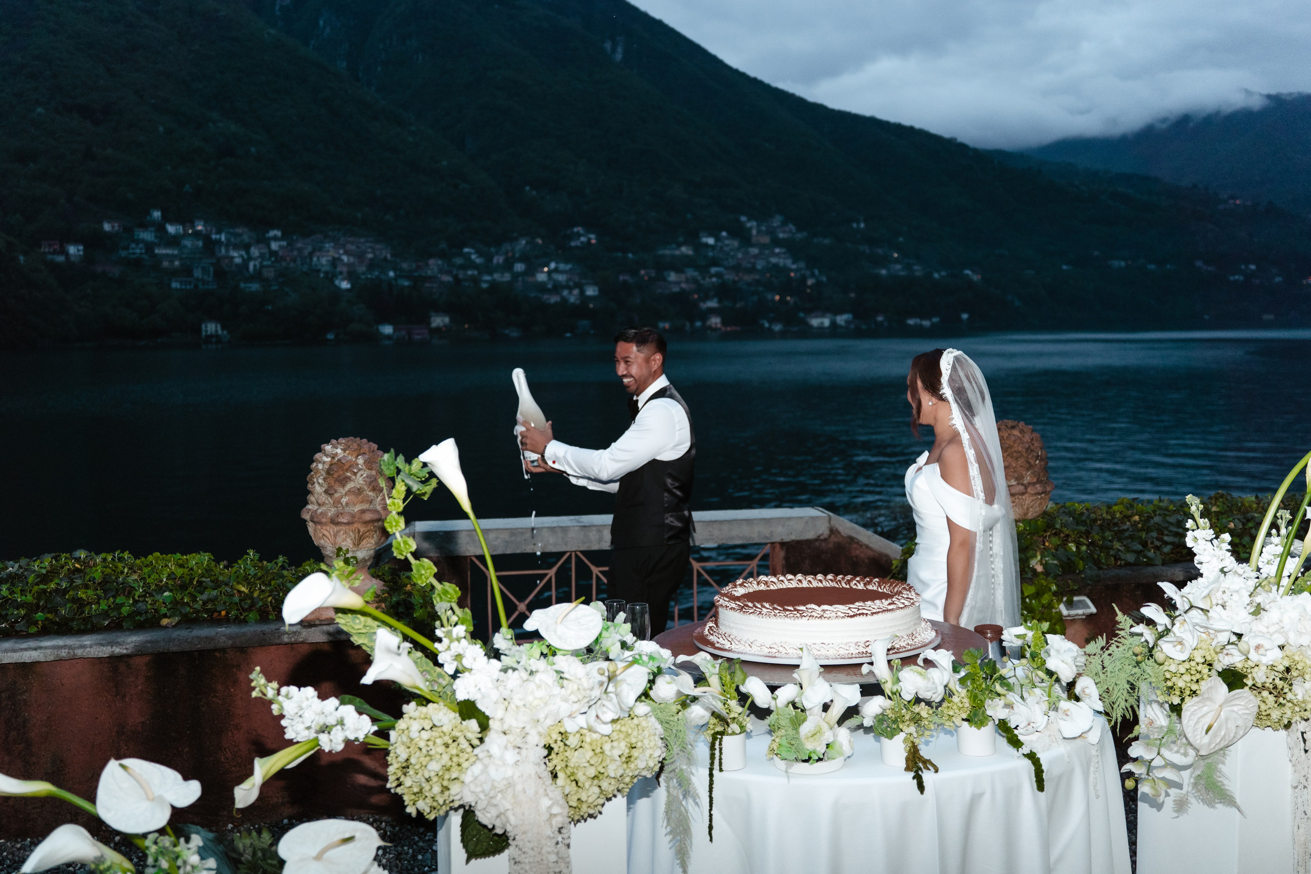 BEATRICE AND RAFAELE_LAKE COMO_Villa Regina Teodolinda. PHOTOGRAPHER IN ITALY