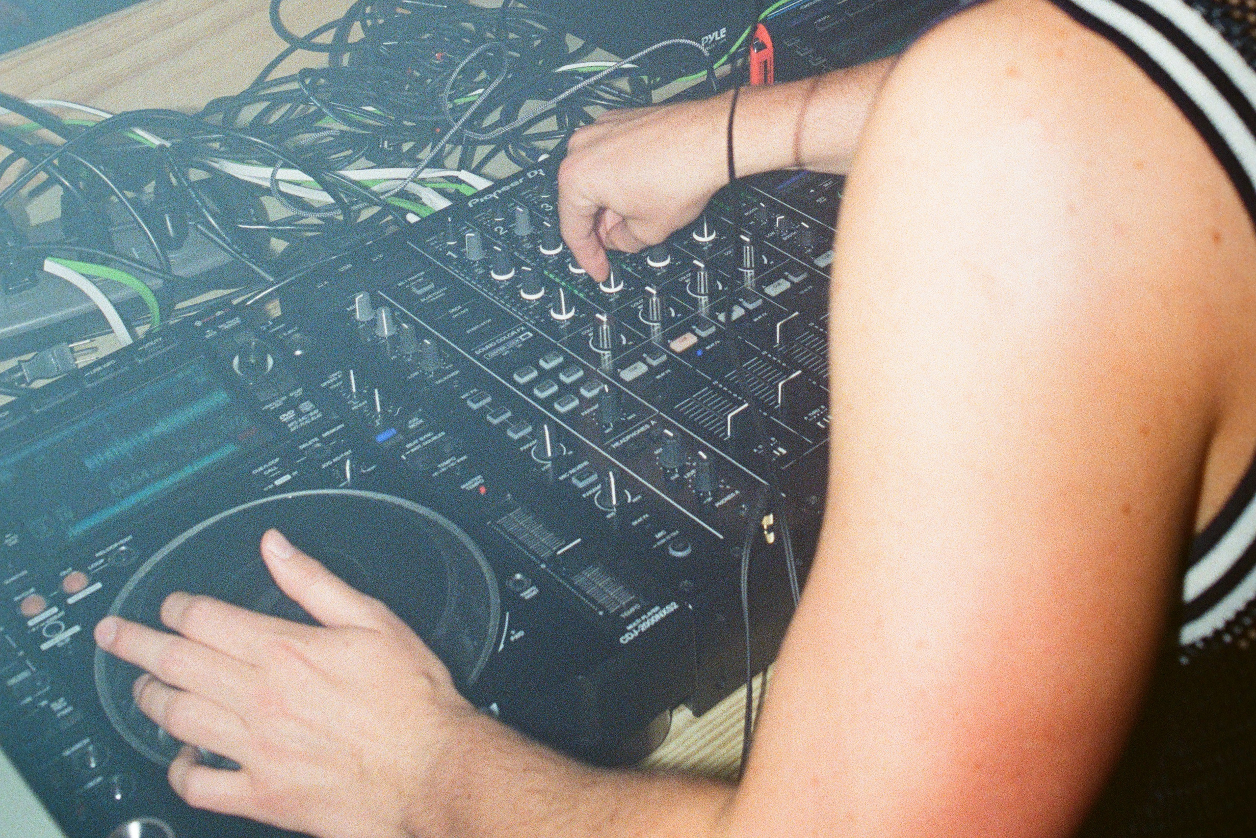 MUSIC AND EVENT. 35mm Photography by Brad Zgonena based in Chicago, IL