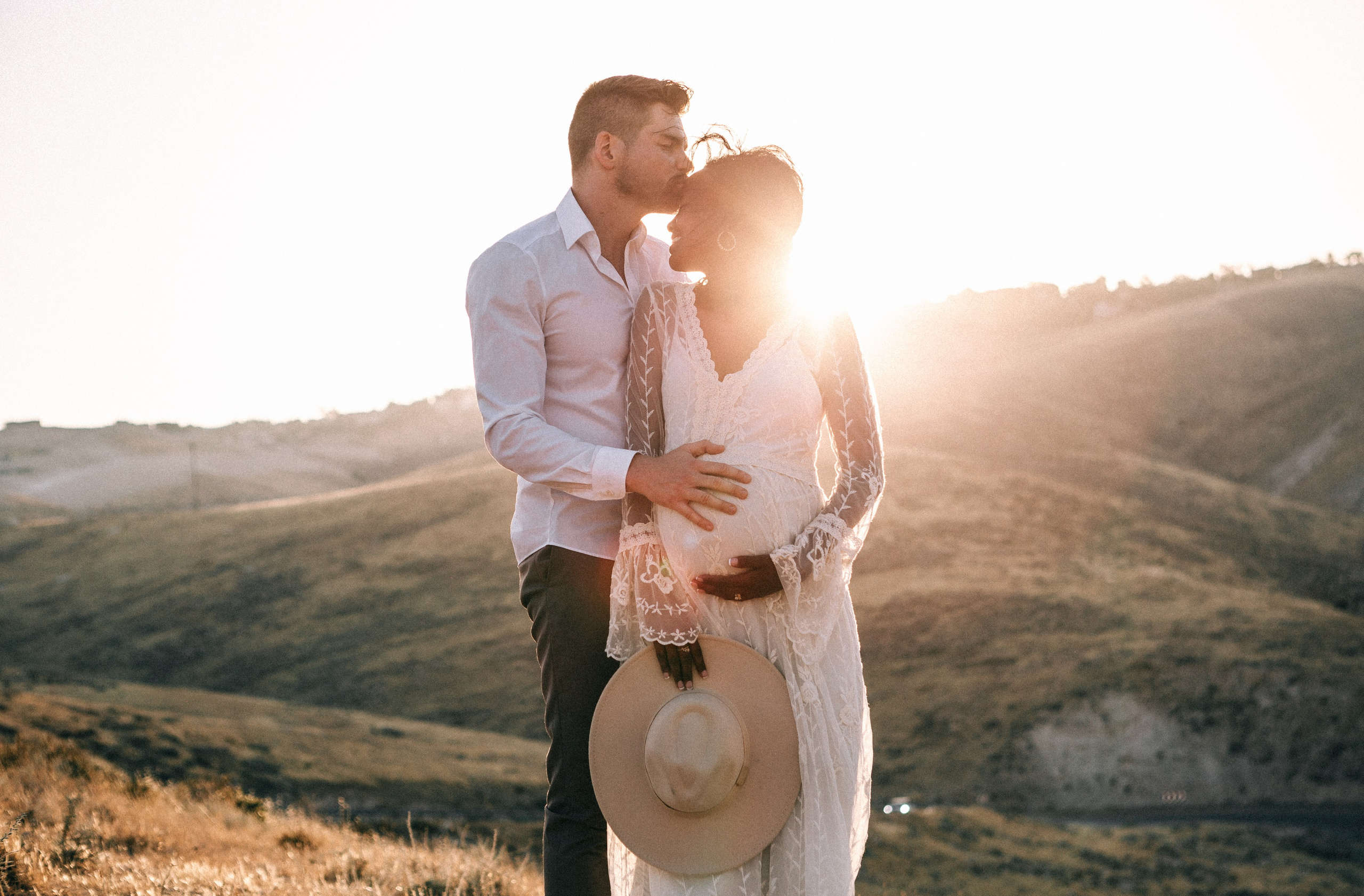 PHOTO SESSION IN THE DESERT NEAR MAALE ADUMIM. PHOTOGRAPHER IN ISRAEL