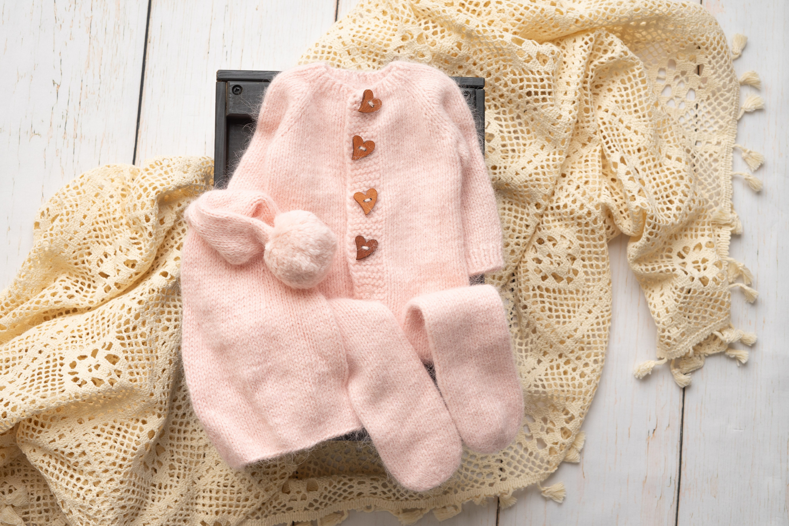 Outfits for Girls. Newborn Photographer and life casting in Dubai Dariya Saeed