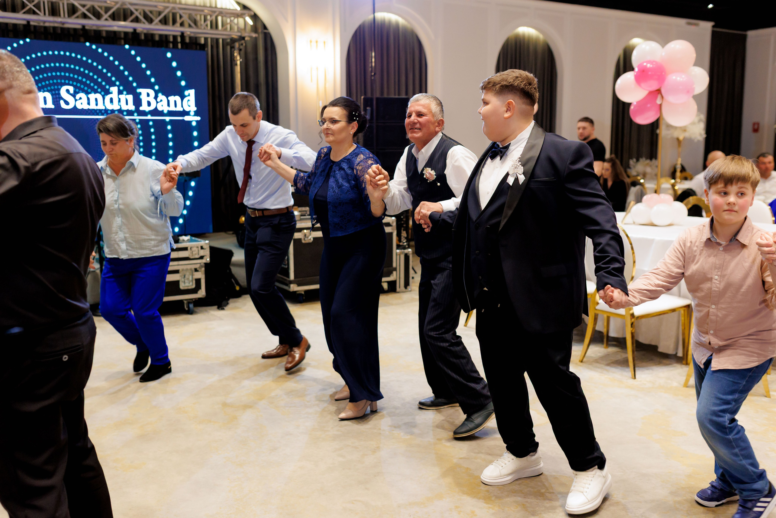 Povestea voastră, regizată de noi |Cristi Turculet Videograf Nuntă Suceava | wedding highlight. Servicii foto-video profesionale, pentru momente de neuitat