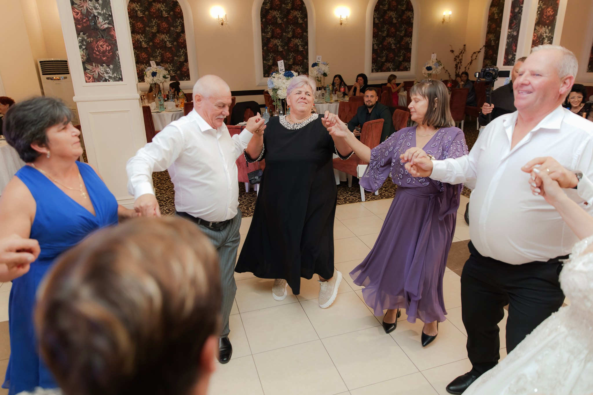 Mihai & Oana. Servicii foto-video profesionale, pentru momente de neuitat