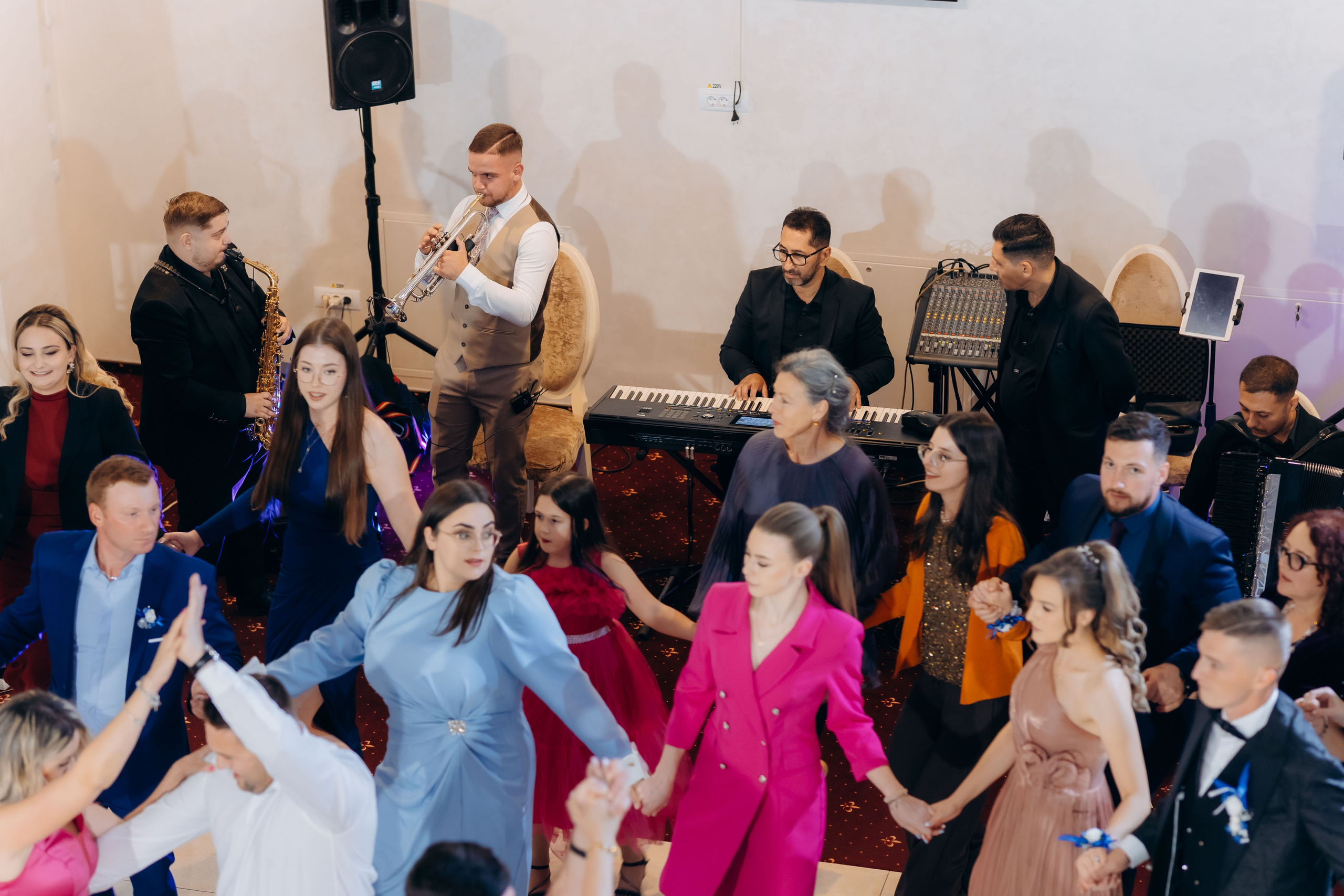 Loredana & Emilian – Ziua Nunții | Videografie - fotografie Botez Suceava, Iași, Botoșani. Servicii foto-video profesionale, pentru momente de neuitat