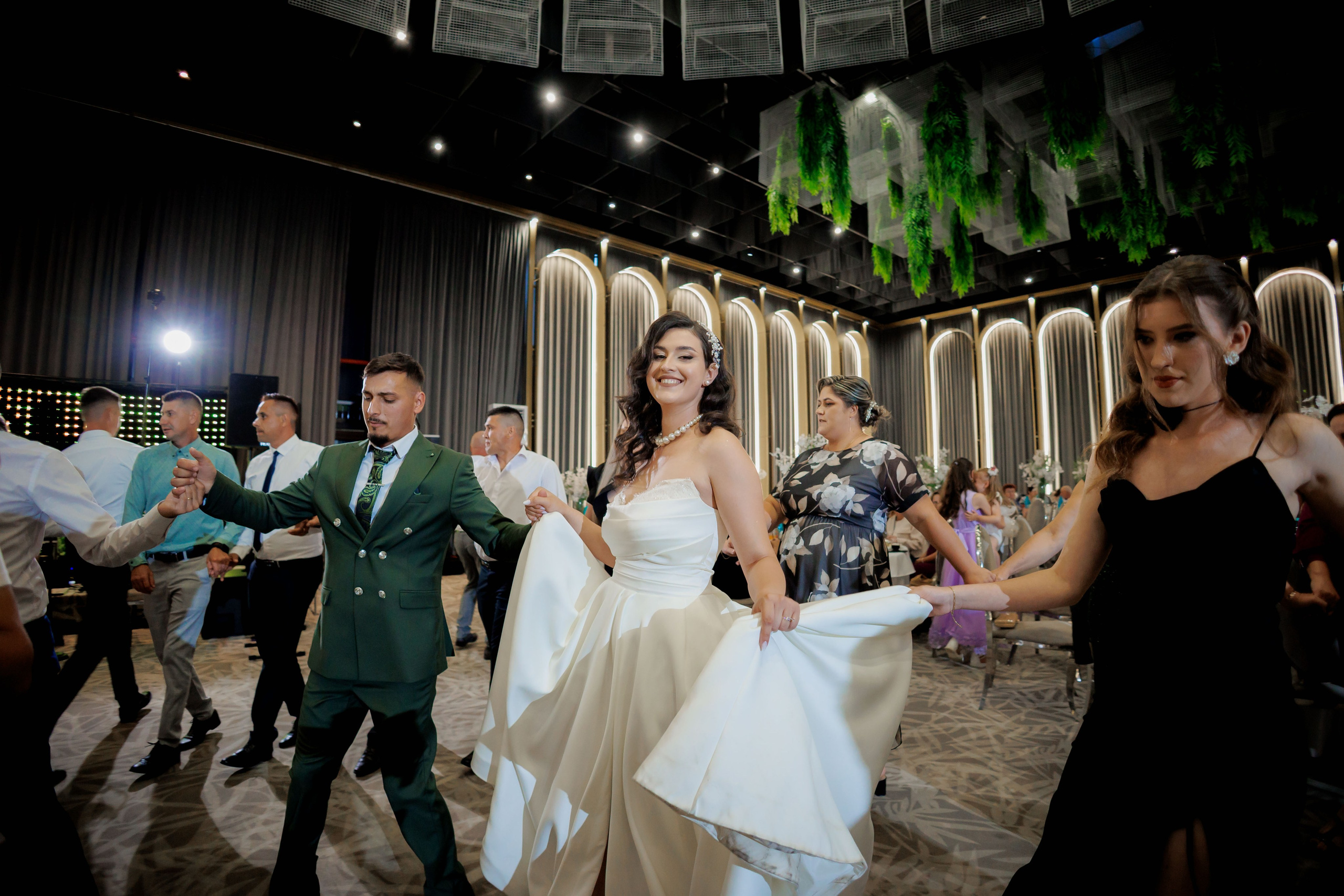 Nunta Nicoleta & Răzvan | Fotografie & Videografie Profesională. Servicii foto-video profesionale, pentru momente de neuitat